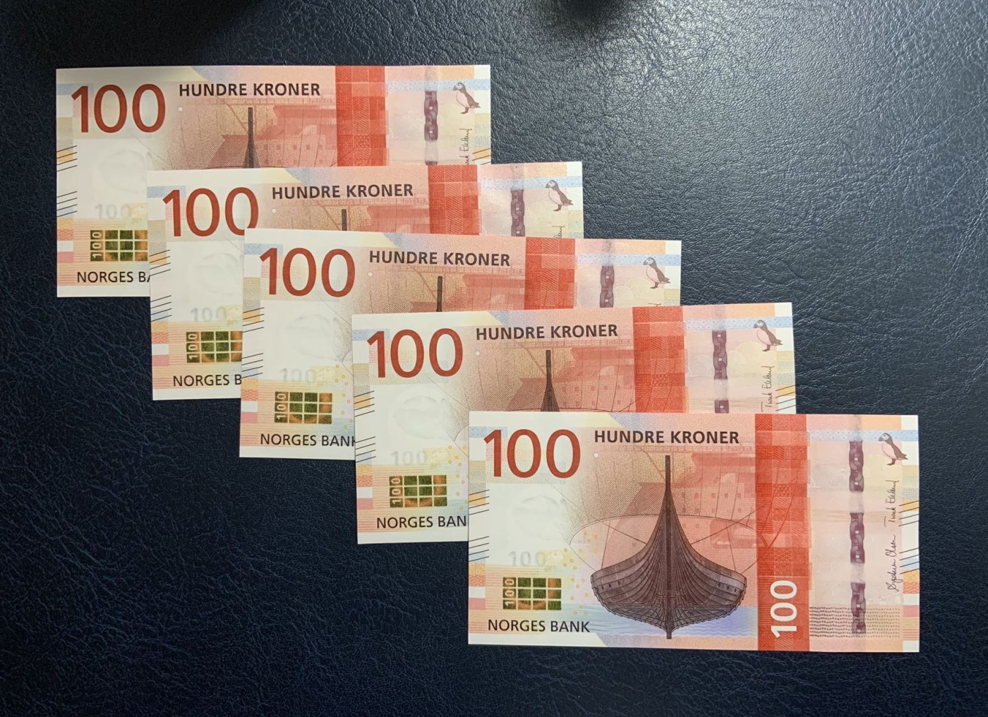收藏联盟Quantum Auction 第316期拍卖  挪威2016年100克朗5连号 品相全新UNC 少见连号豹子号