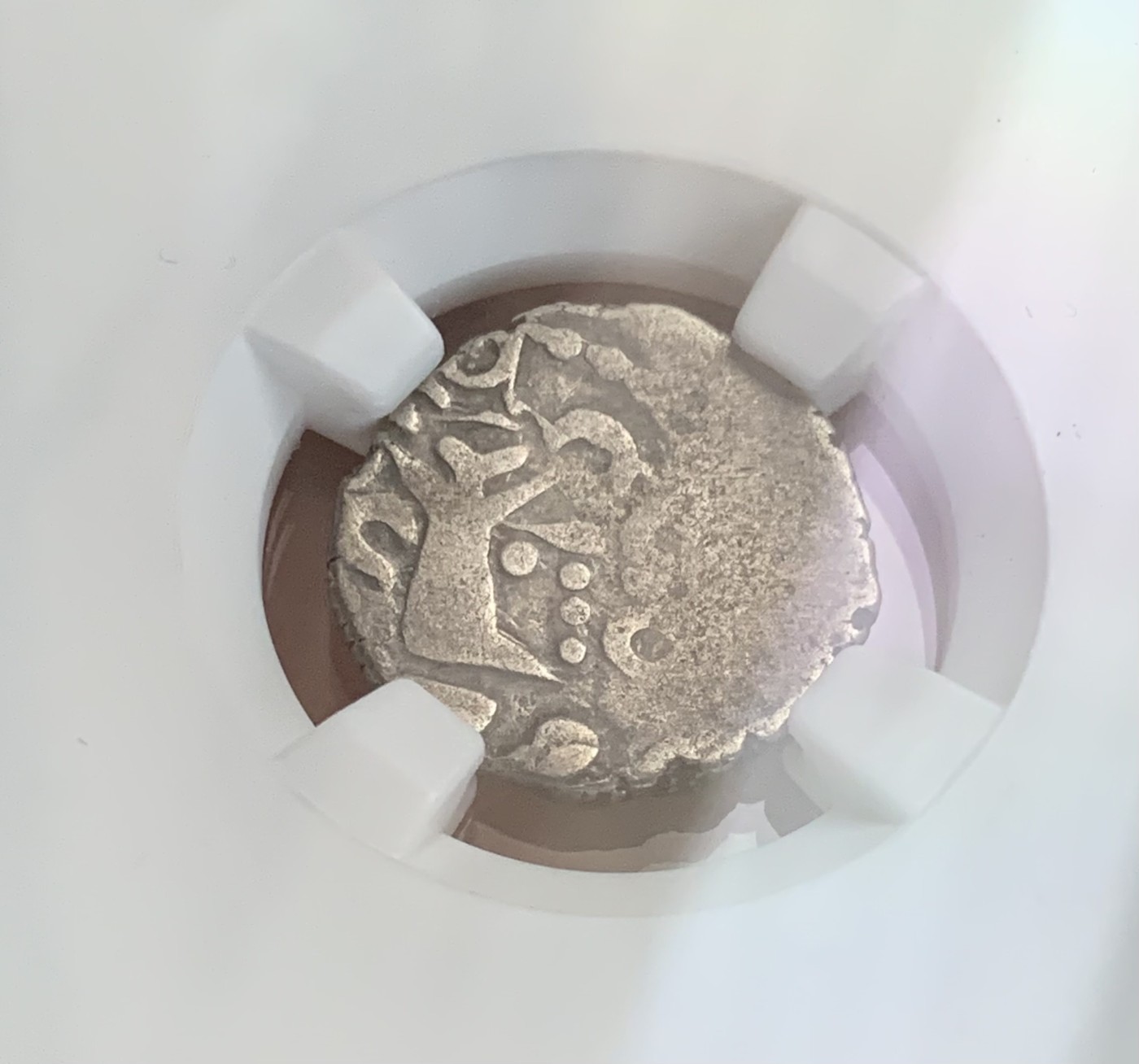 瓶子🏺第124期拍卖会  古印度普拉蒂哈腊王朝 公元7-8世纪印度萨珊型 1德拉克马银币 3.72克