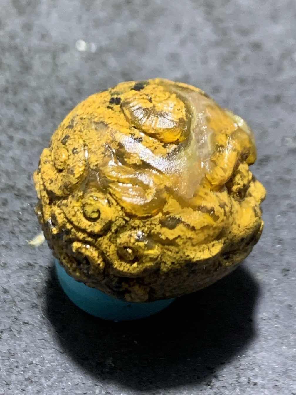精美草花纹战国红玛瑙亚光手工雕刻瑞兽珠一颗
