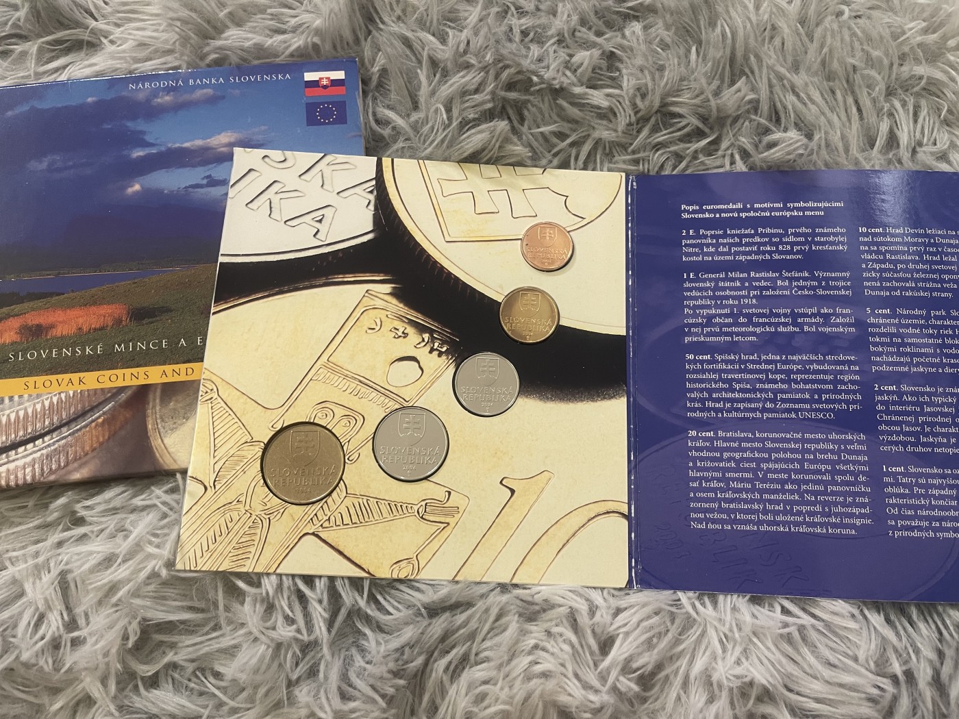 【币观天下】第2期钱币低佣金秒杀专场全场三件以上包邮 斯洛伐克2004年最后的克朗和欧元样币套装 品相如图