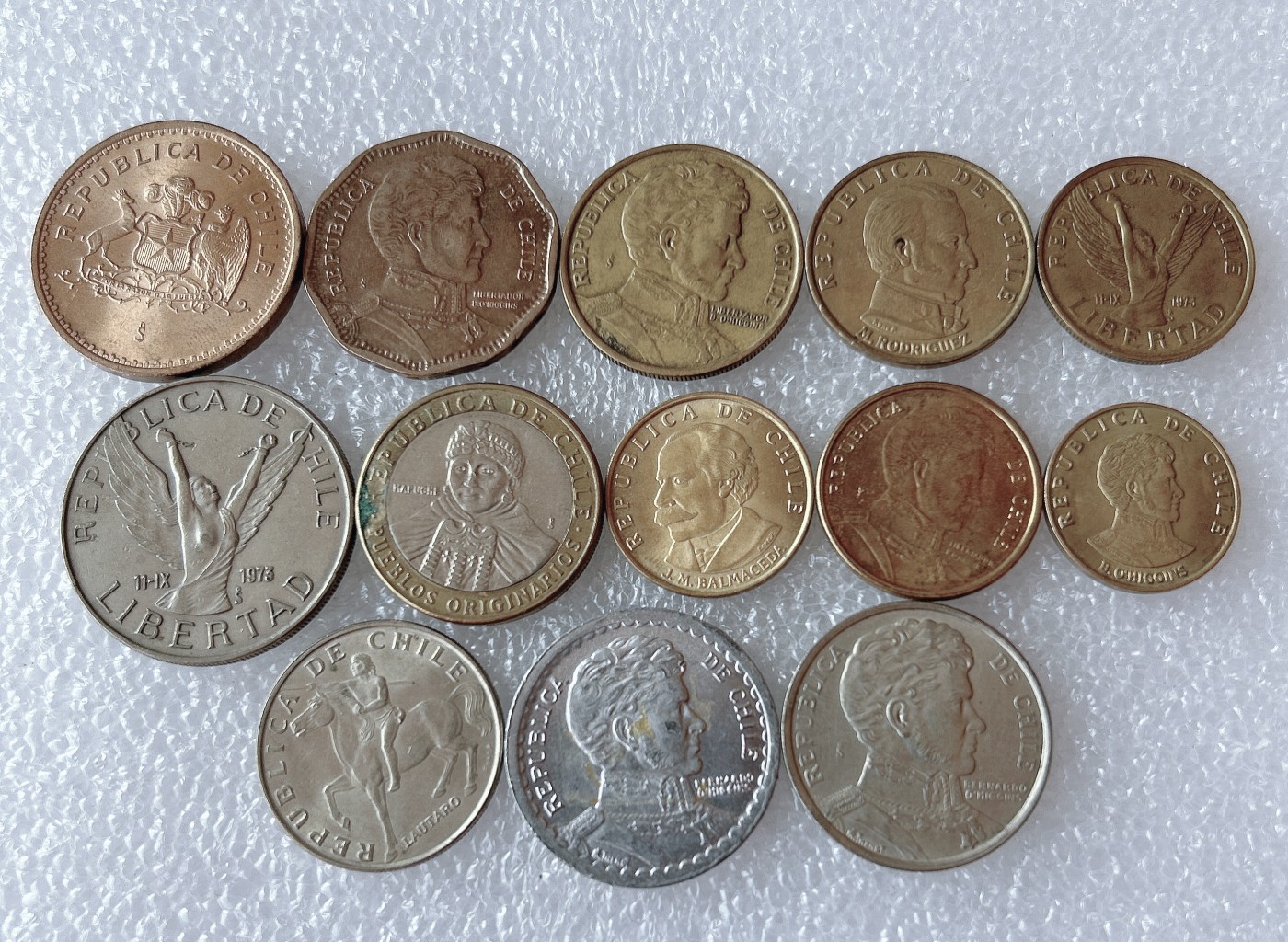 全场一元起拍 世界散币、银币专场 第53期 智利硬币不同时期版 13枚