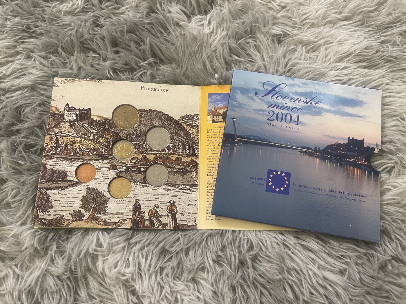 【币观天下】第2期钱币低佣金秒杀专场全场三件以上包邮 斯洛伐克2004年官方套币 含一枚双色纪念章