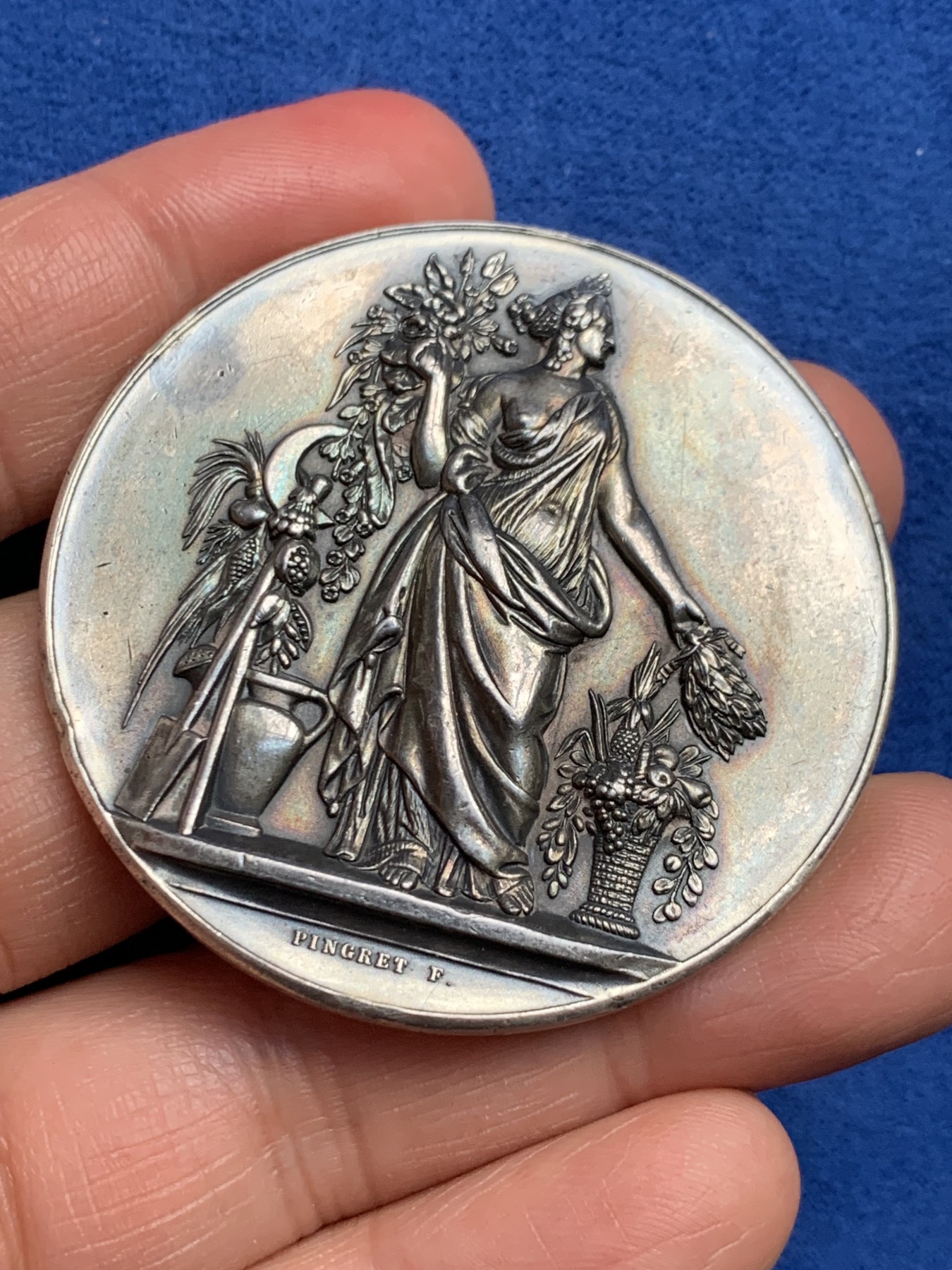 《竞宝斋》第232场-周日，周一 2场 (全场包邮) 法国农业女神银章，直径50.5毫米，重68.2克，边铭 丰饶角argent