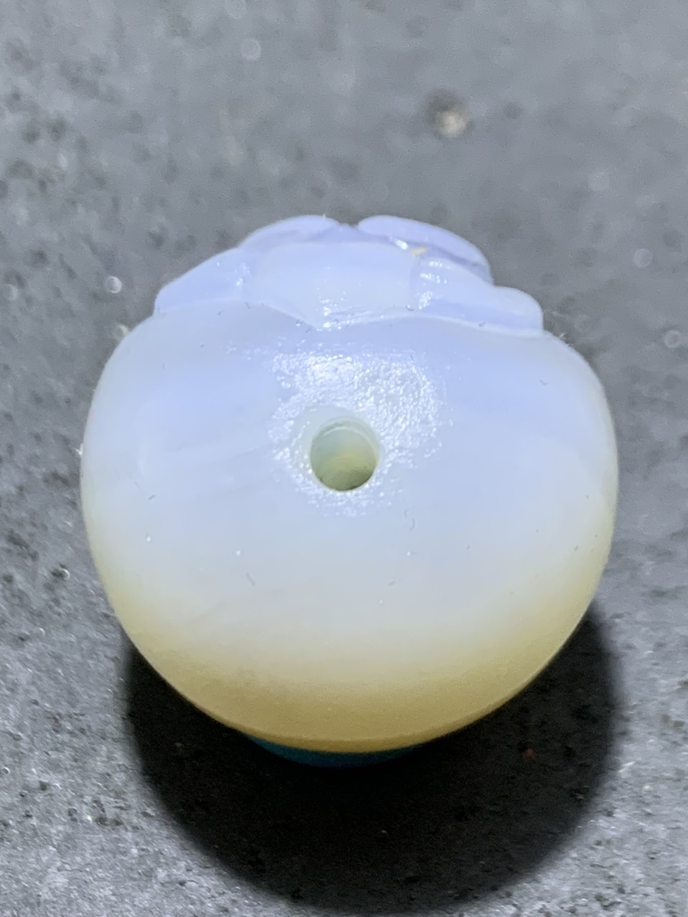 精美高玉化亚光海洋玉髓手工俏色巧雕爱心熊随形2.0随形圆珠一个