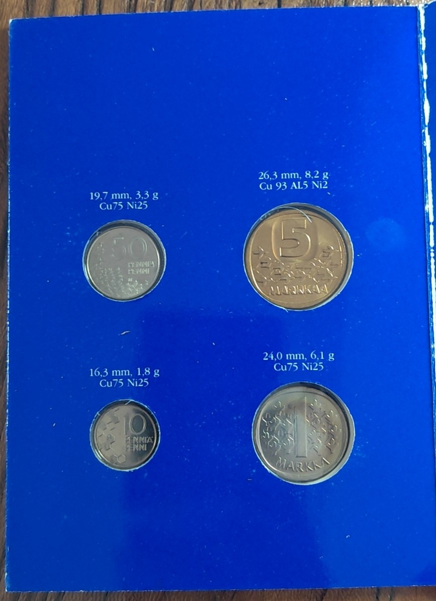 【币观天下】第2期钱币低佣金秒杀专场全场三件以上包邮 芬兰1990年官方ms套币（有开胶，回去自己粘一下就好）