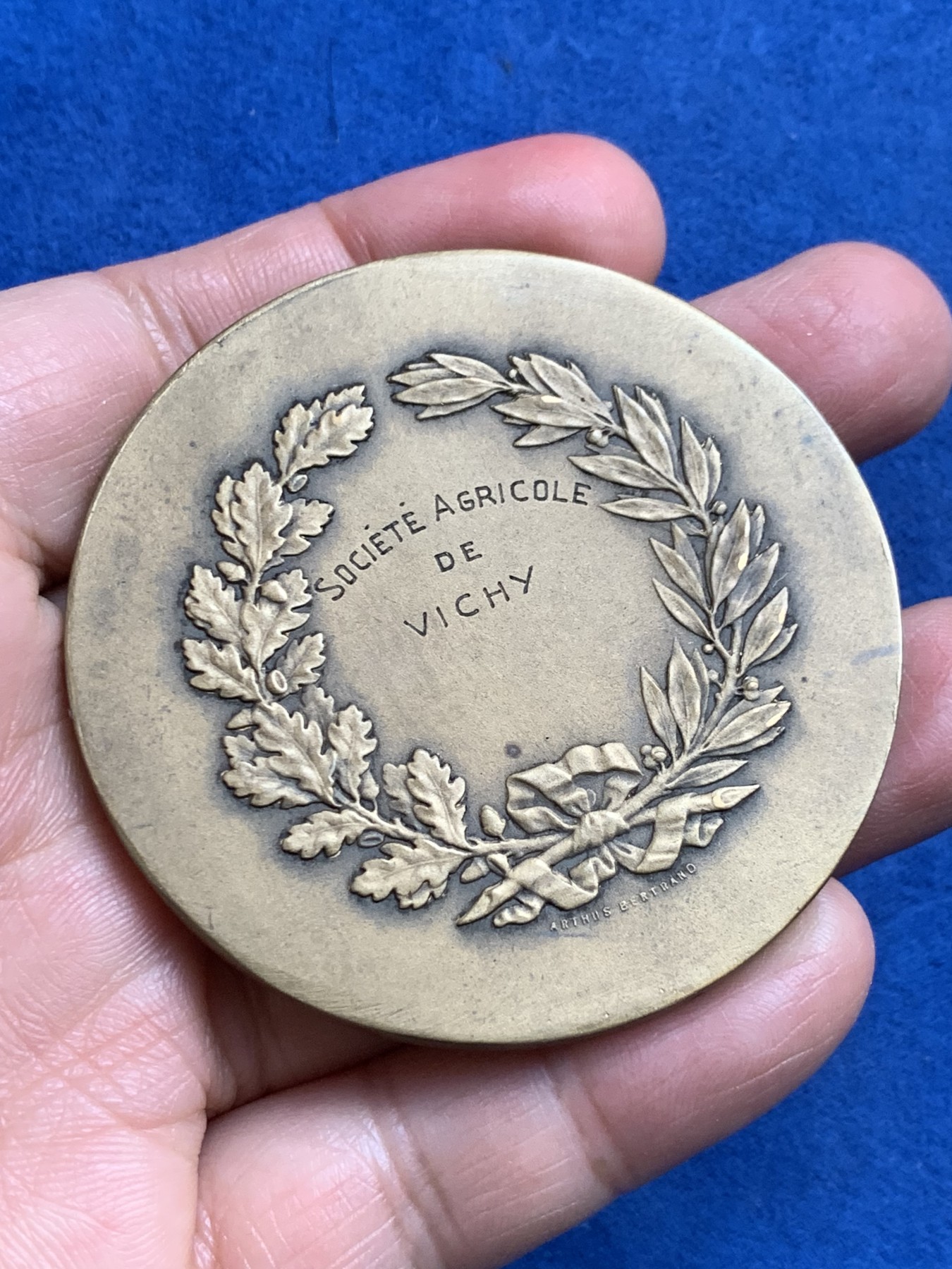 《竞宝斋》第232场-周日，周一 2场 (全场包邮) LA.Desaide 法国农业公司大铜章，59.2mm，86.6g，三角铜标