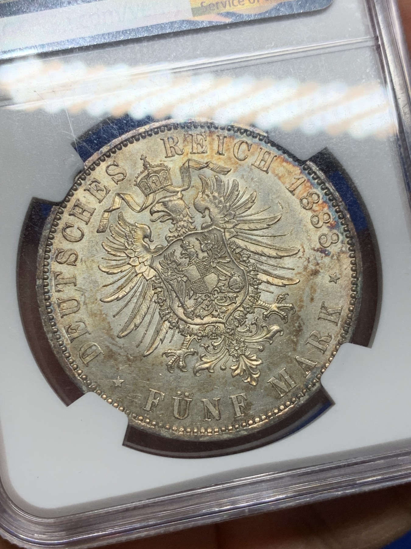 《竞宝斋》第232场-周日，周一 2场 (全场包邮) NGC-MS64 1888 三皇之年德国普鲁士腓特烈三世5马克 双面五彩包浆 丝绸底板