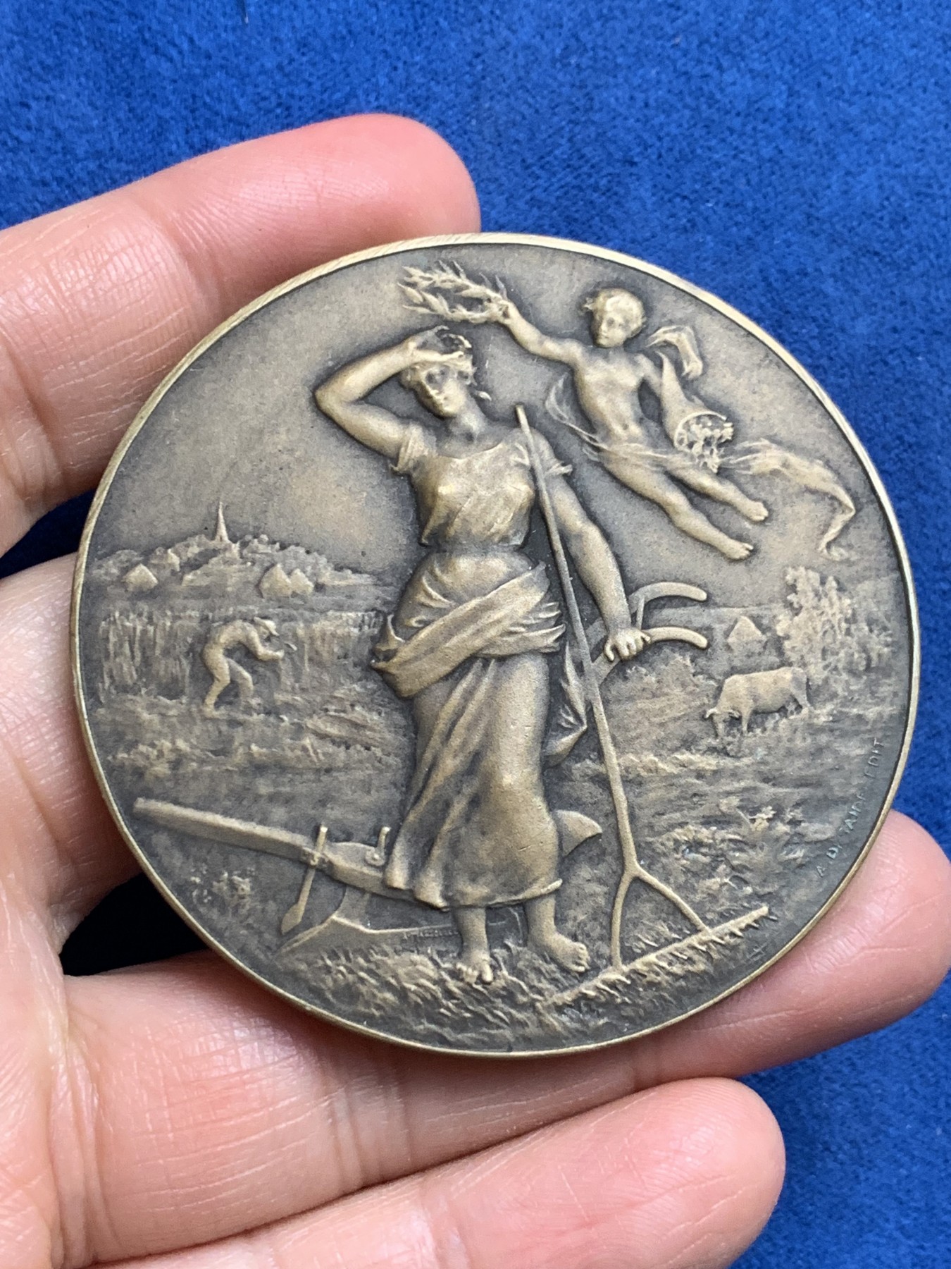 《竞宝斋》第232场-周日，周一 2场 (全场包邮) LA.Desaide 法国农业公司大铜章，59.2mm，86.6g，三角铜标