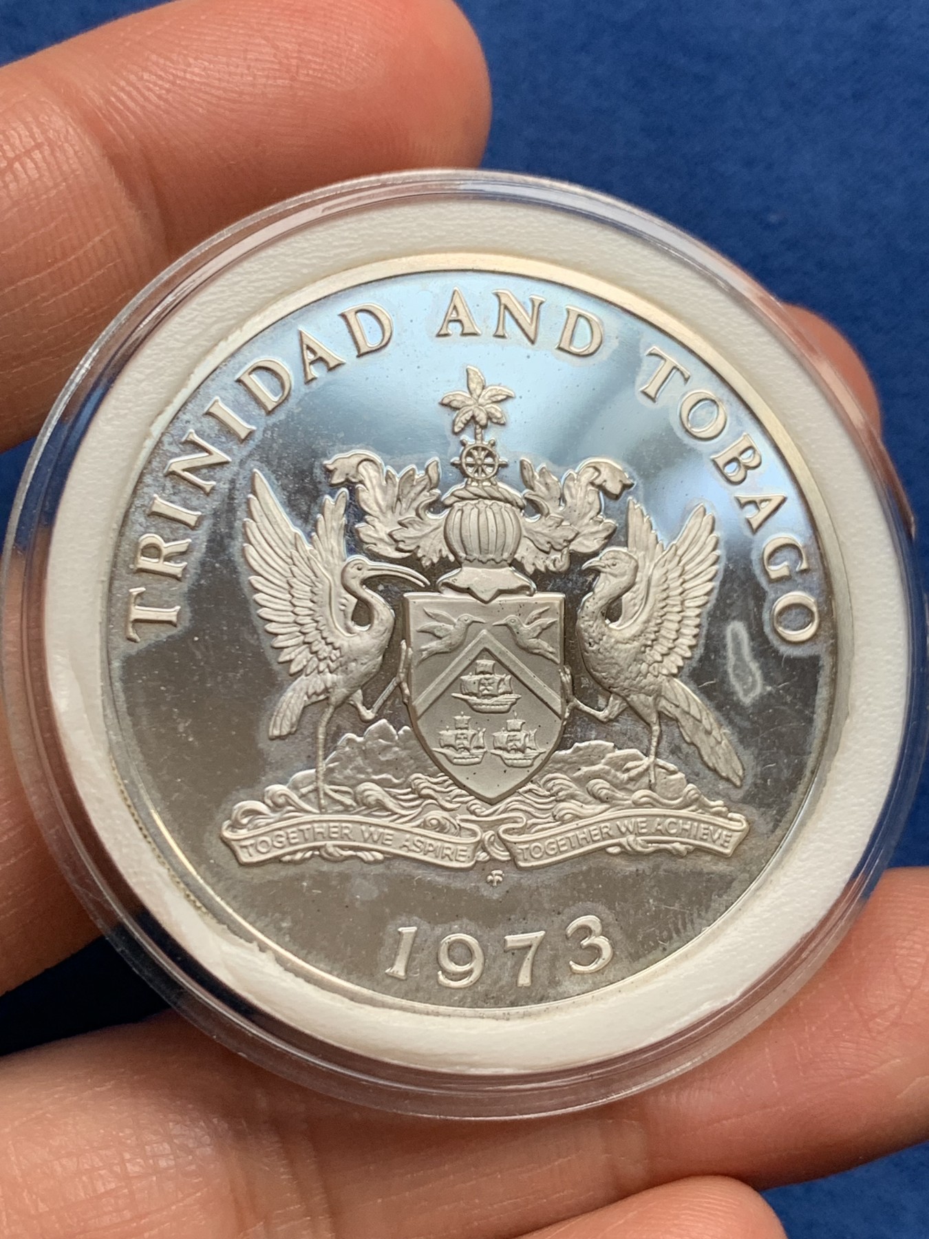 《竞宝斋》第232场-周日，周一 2场 (全场包邮) 1973年特立尼达和多巴哥地图版大银币，10元，厚重感满满！