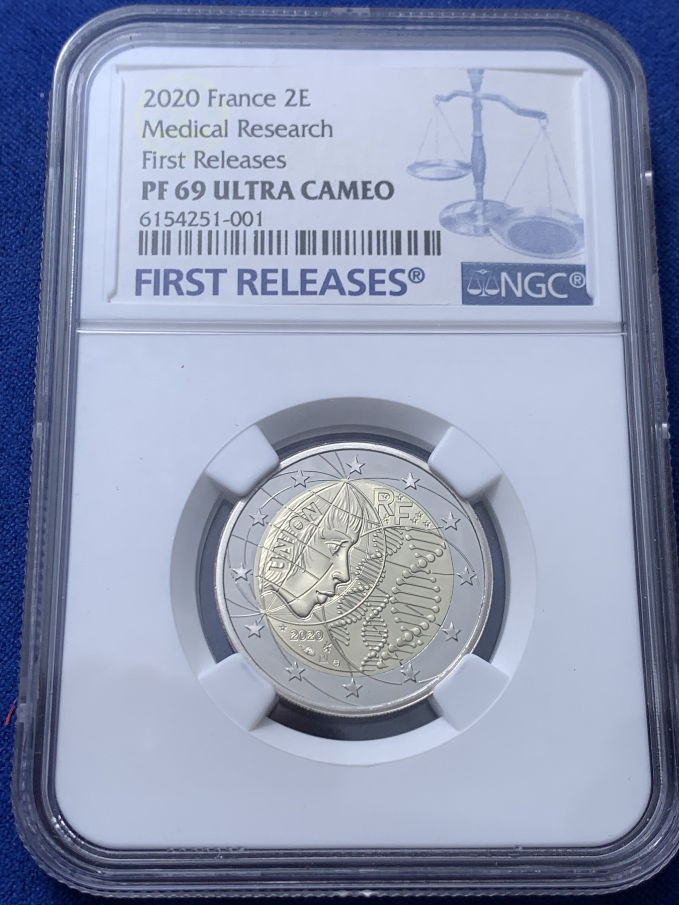 《竞宝斋》第232场-周日，周一 2场 (全场包邮) NGC-PF69UC 法国2020年医学研究2欧精制纪念币 首期蓝标 盒证齐全