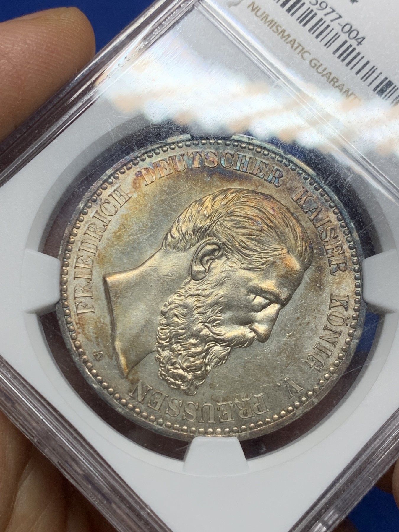 《竞宝斋》第232场-周日，周一 2场 (全场包邮) NGC-MS64 1888 三皇之年德国普鲁士腓特烈三世5马克 双面五彩包浆 丝绸底板