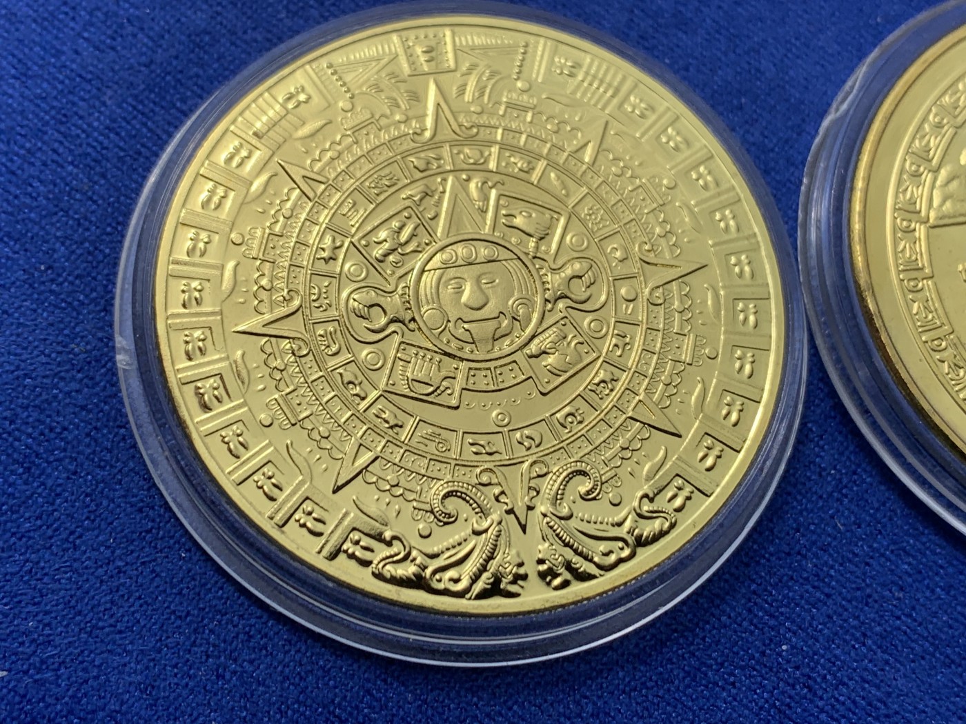 《竞宝斋》第232场-周日，周一 2场 (全场包邮) 2枚一组铜币 墨西哥美洲玛雅文化历法盘纪念章