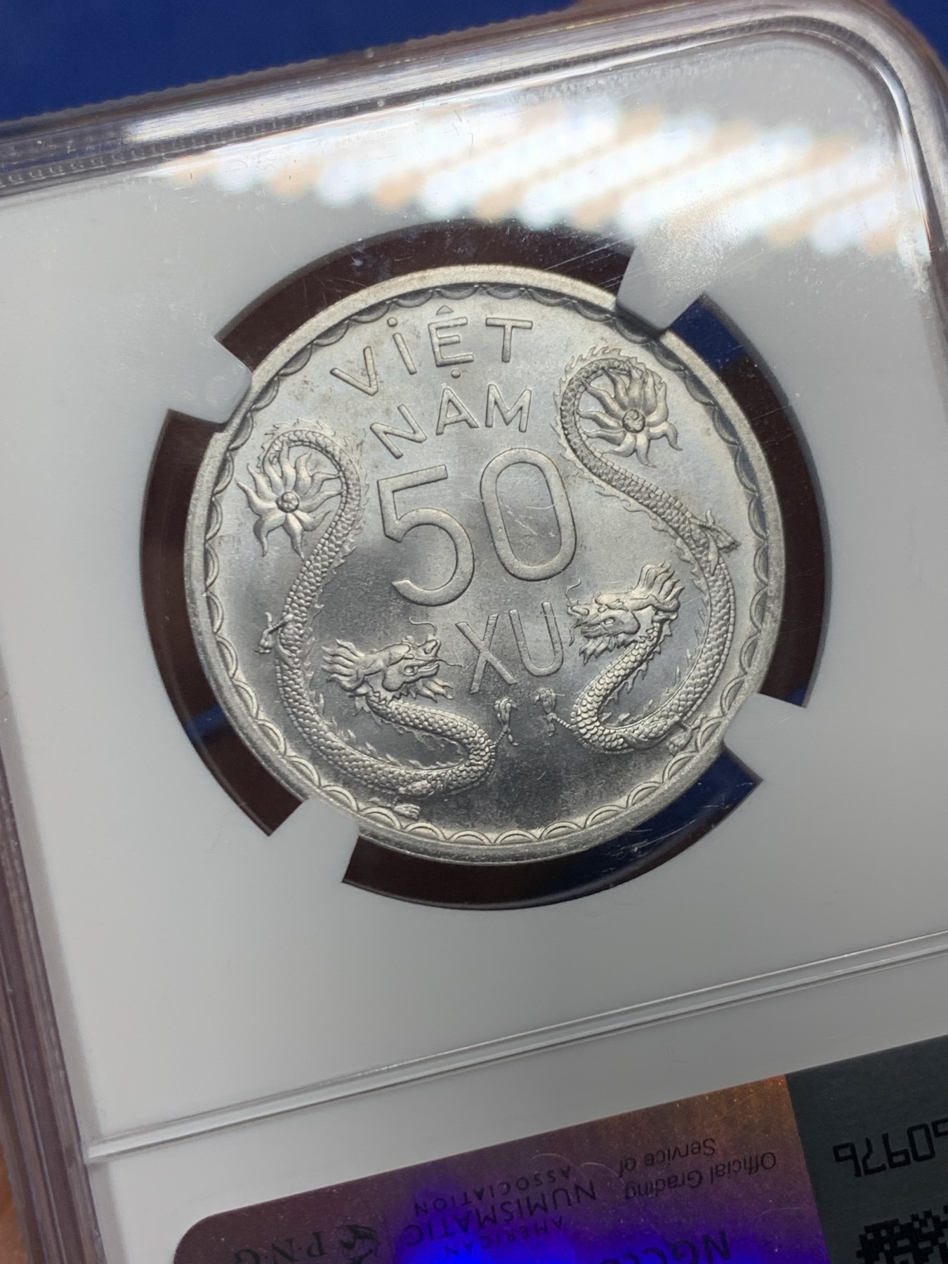 《竞宝斋》第232场-周日，周一 2场 (全场包邮) NGC-MS65 越南1953年三姐妹 50XU 顶级高分 转光双龙