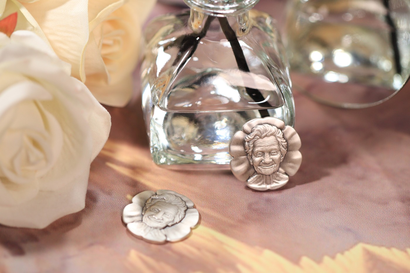 CSIS-GREAT评级精品钱币拍卖第二百二十八期 新加坡2024年妈妈的幸运符幸运四叶草仿古高浮雕异形纪念银章CSIS-GREAT初打