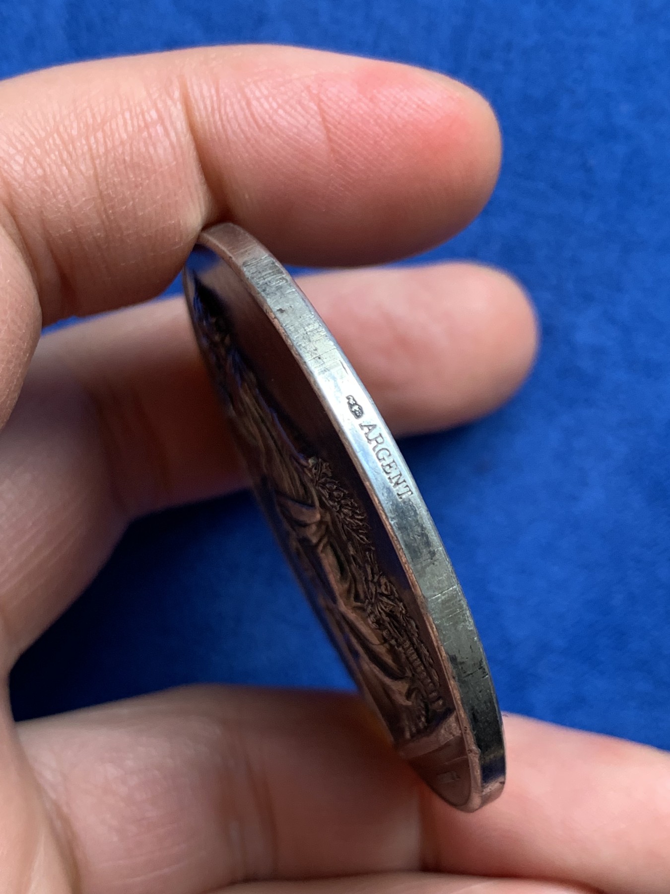 《竞宝斋》第232场-周日，周一 2场 (全场包邮) 法国农业女神银章，直径50.5毫米，重68.2克，边铭 丰饶角argent