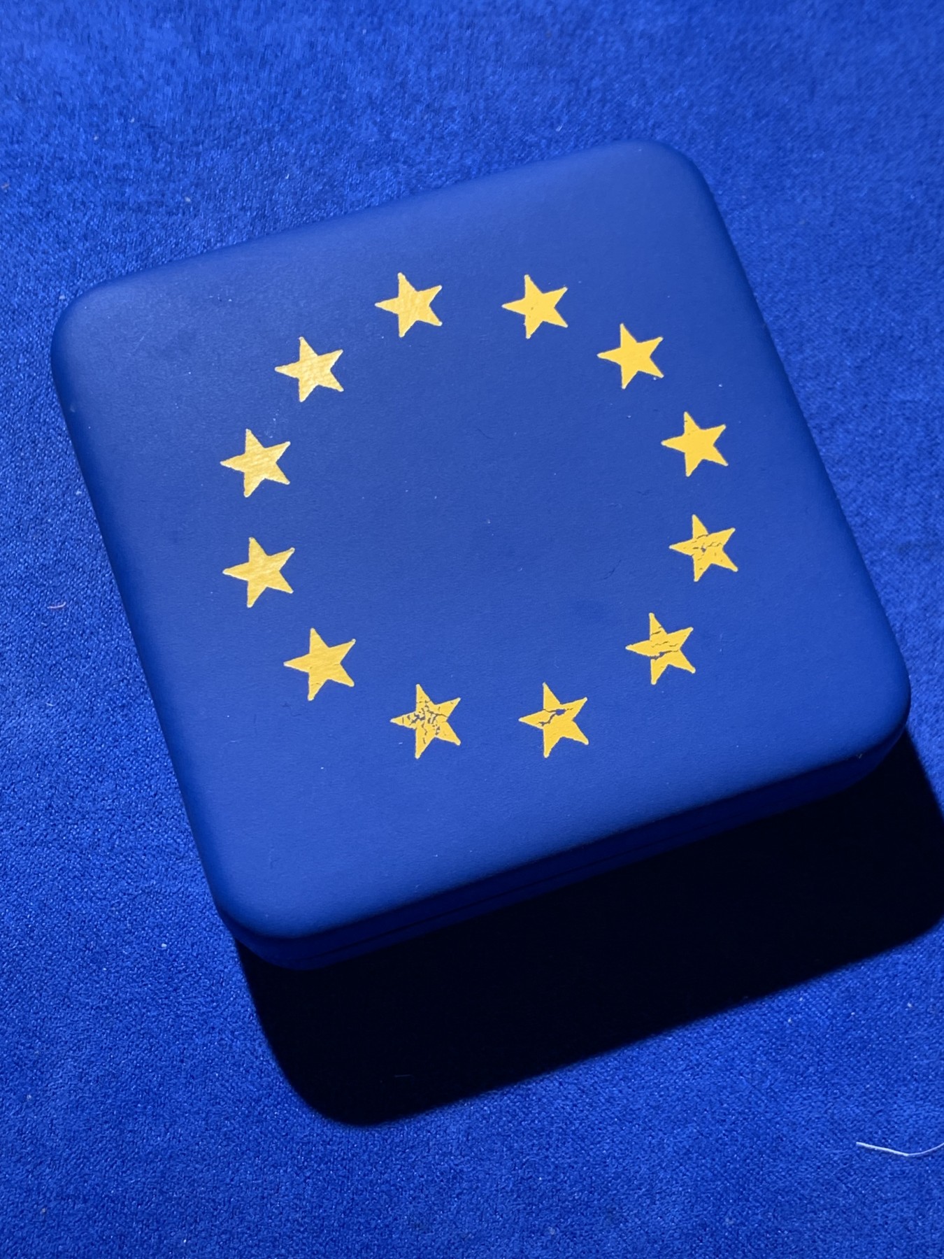 《竞宝斋》第232场-周日，周一 2场 (全场包邮) 比利时获奖币（21年硬币之星年度银币第三） 杨.凡.艾克《阿尔诺芬尼夫妇像》银币-10欧 带盒证  925银 发行量5000枚