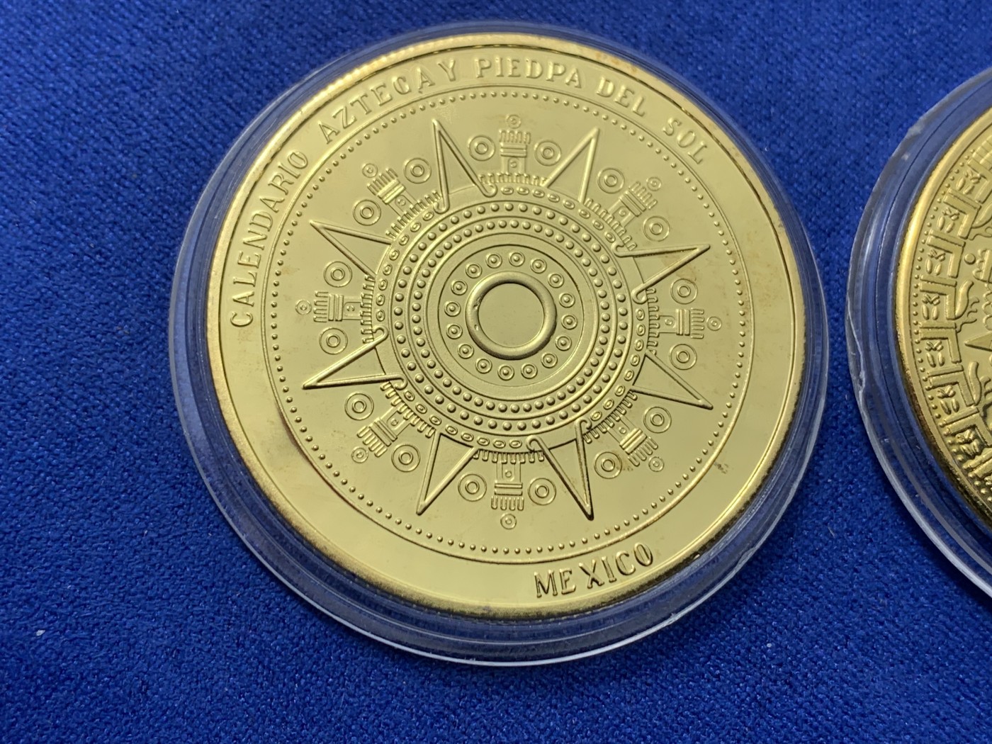 《竞宝斋》第232场-周日，周一 2场 (全场包邮) 2枚一组铜币 墨西哥美洲玛雅文化历法盘纪念章