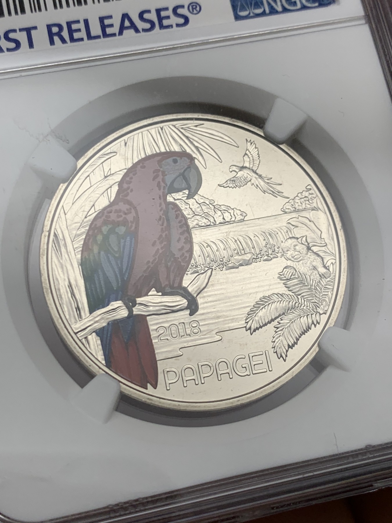 《竞宝斋》第232场-周日，周一 2场 (全场包邮) NGC MS69 奥地利2018年五颜六色的生物之鹦鹉 首发纪念币 3欧元 发行量世界50000枚