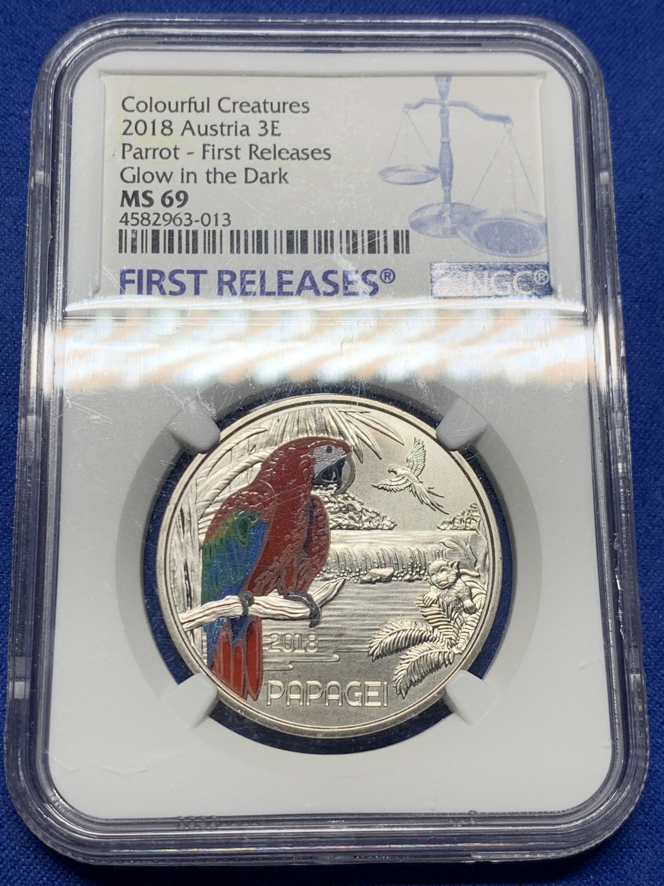 《竞宝斋》第232场-周日，周一 2场 (全场包邮) NGC MS69 奥地利2018年五颜六色的生物之鹦鹉 首发纪念币 3欧元 发行量世界50000枚