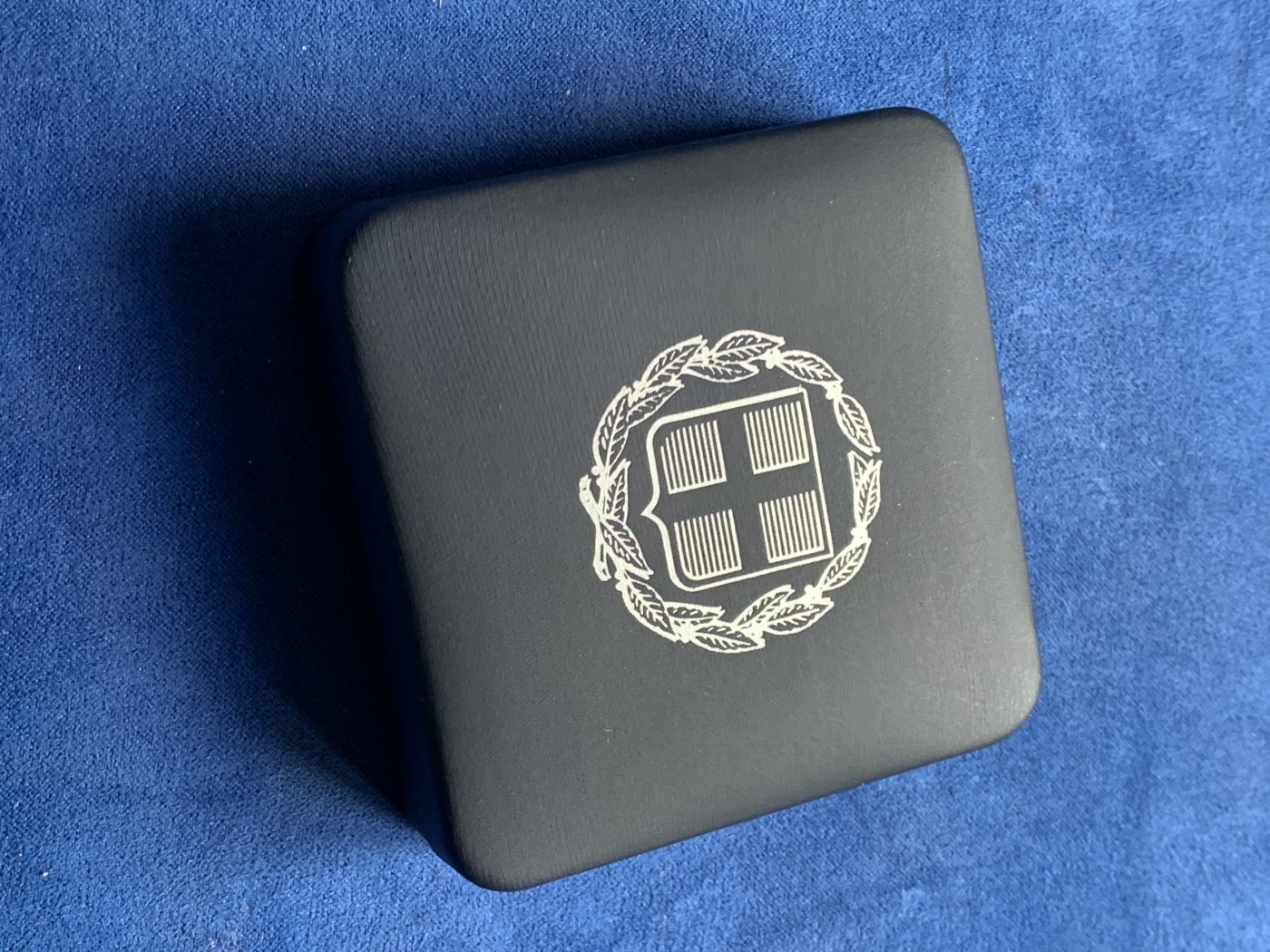 《竞宝斋》第232场-周日，周一 2场 (全场包邮) 希腊2022年色诺芬银币10欧 发行量1500 盒证全 34.1g 925银