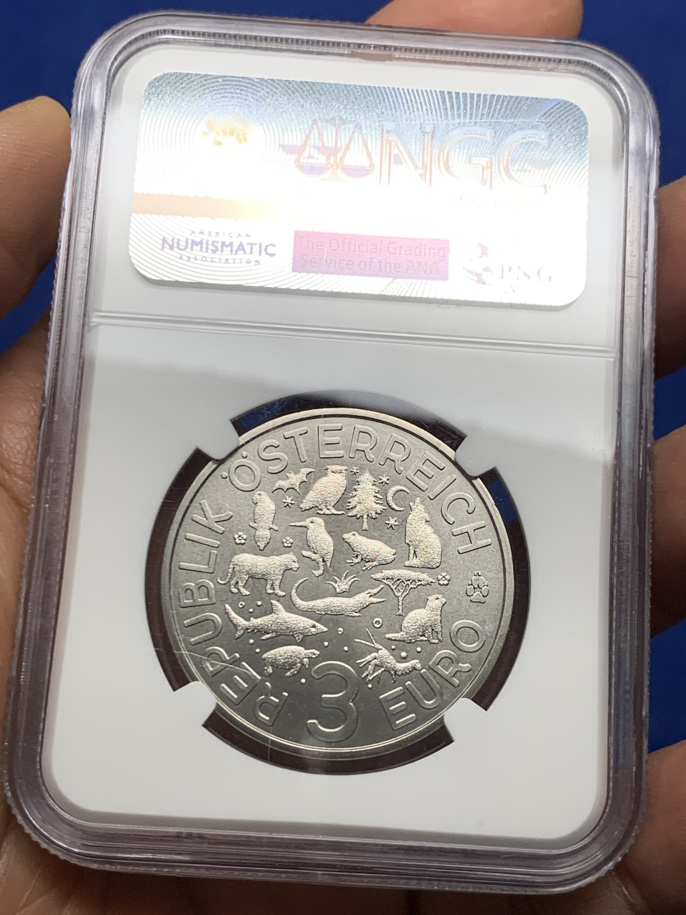 《竞宝斋》第232场-周日，周一 2场 (全场包邮) NGC MS69 奥地利2018年五颜六色的生物之鹦鹉 首发纪念币 3欧元 发行量世界50000枚