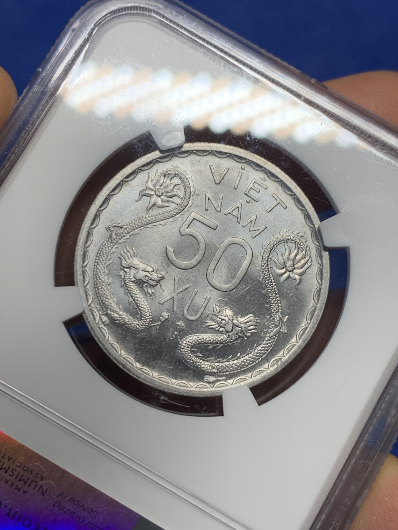 《竞宝斋》第232场-周日，周一 2场 (全场包邮) NGC-MS65 越南1953年三姐妹 50XU 顶级高分 转光双龙