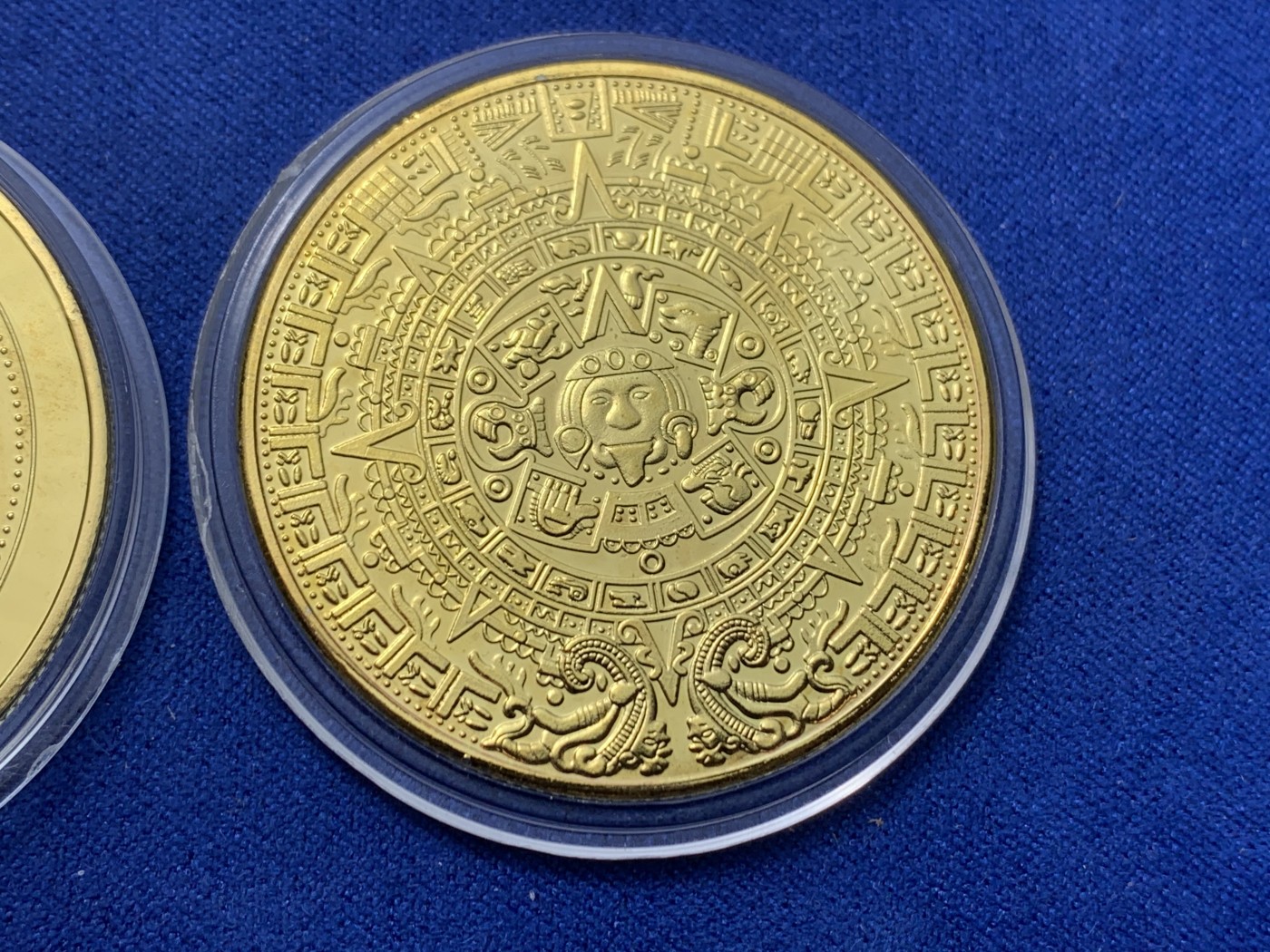 《竞宝斋》第232场-周日，周一 2场 (全场包邮) 2枚一组铜币 墨西哥美洲玛雅文化历法盘纪念章