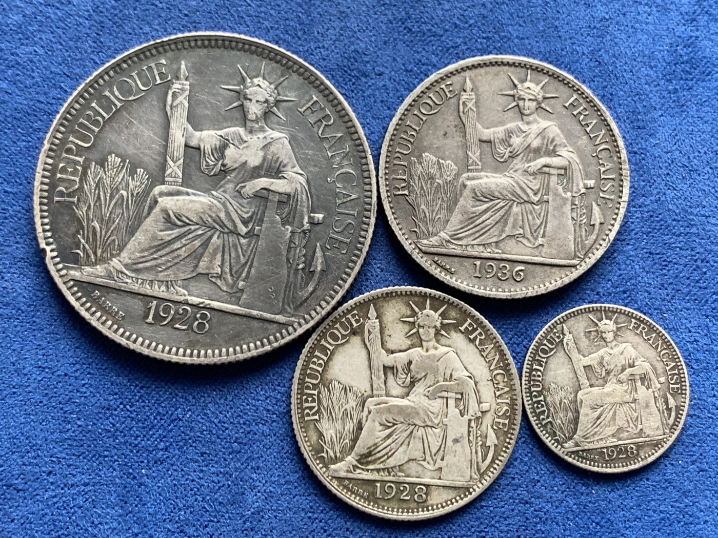 《竞宝斋》第232场-周日，周一 2场 (全场包邮) 4枚一套 法属印支1928年坐洋银币1皮亚斯特+20分+10分(1928年为五珍之一)+1936年50分