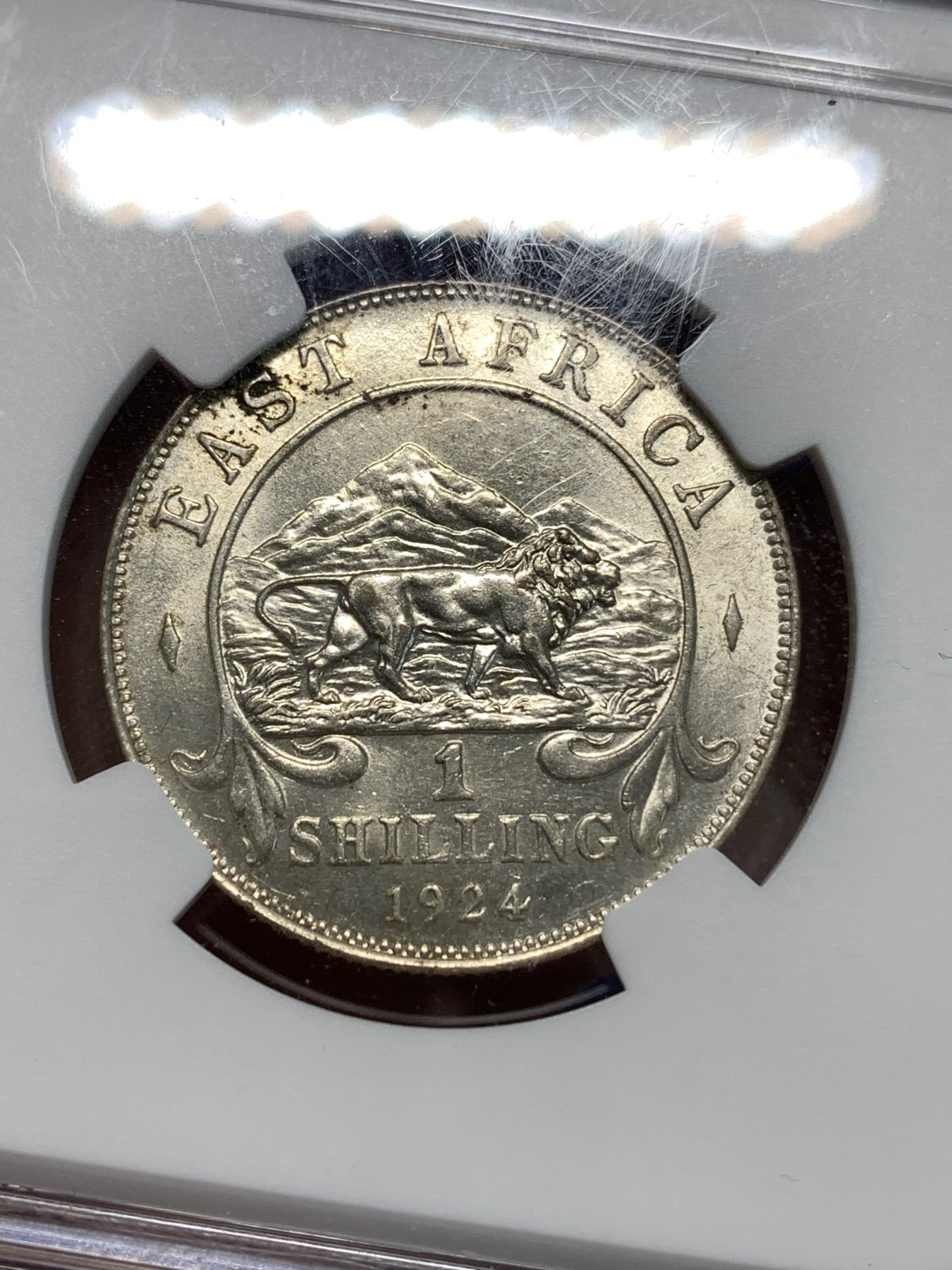 《竞宝斋》第232场-周日，周一 2场 (全场包邮) NGC MS61 英属东非 1924年 乔治五世1先令银币 转光好品 少见品种