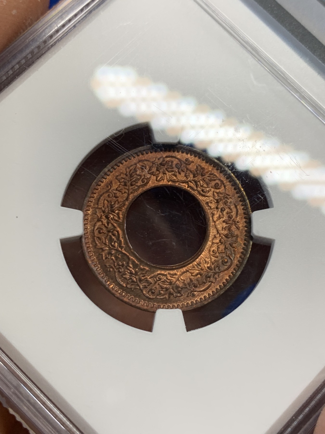 《竞宝斋》第232场-周日，周一 2场 (全场包邮) NGC MS64RB 英属印度1944年南非比勒托利亚厂【P厂】铸造中孔立冠1派沙铜币