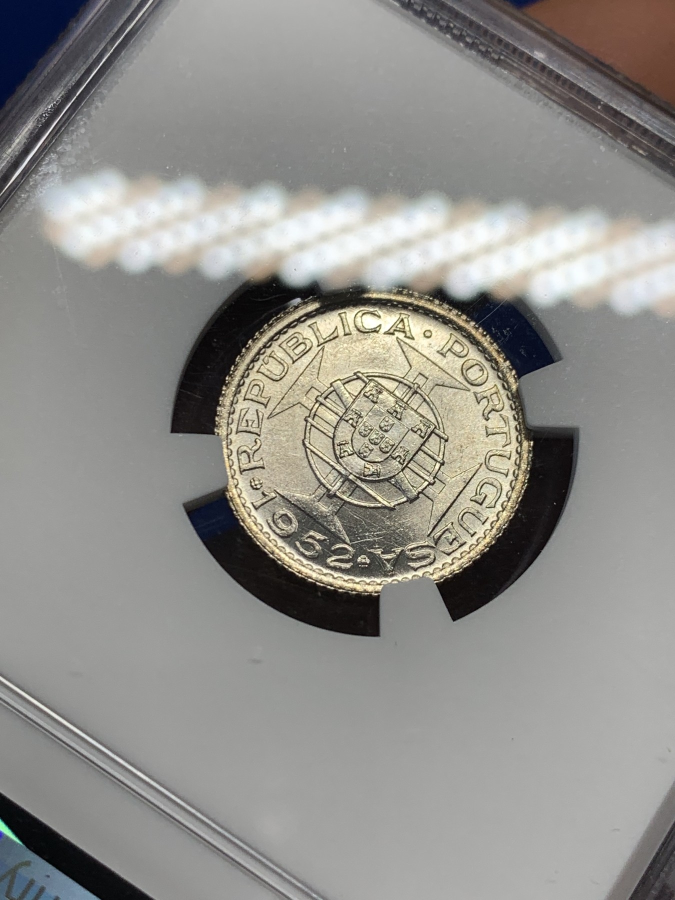 《竞宝斋》第232场-周日，周一 2场 (全场包邮) NGC MS64 澳门1952年一元银币 澳门第一套流通银币 配套佳品