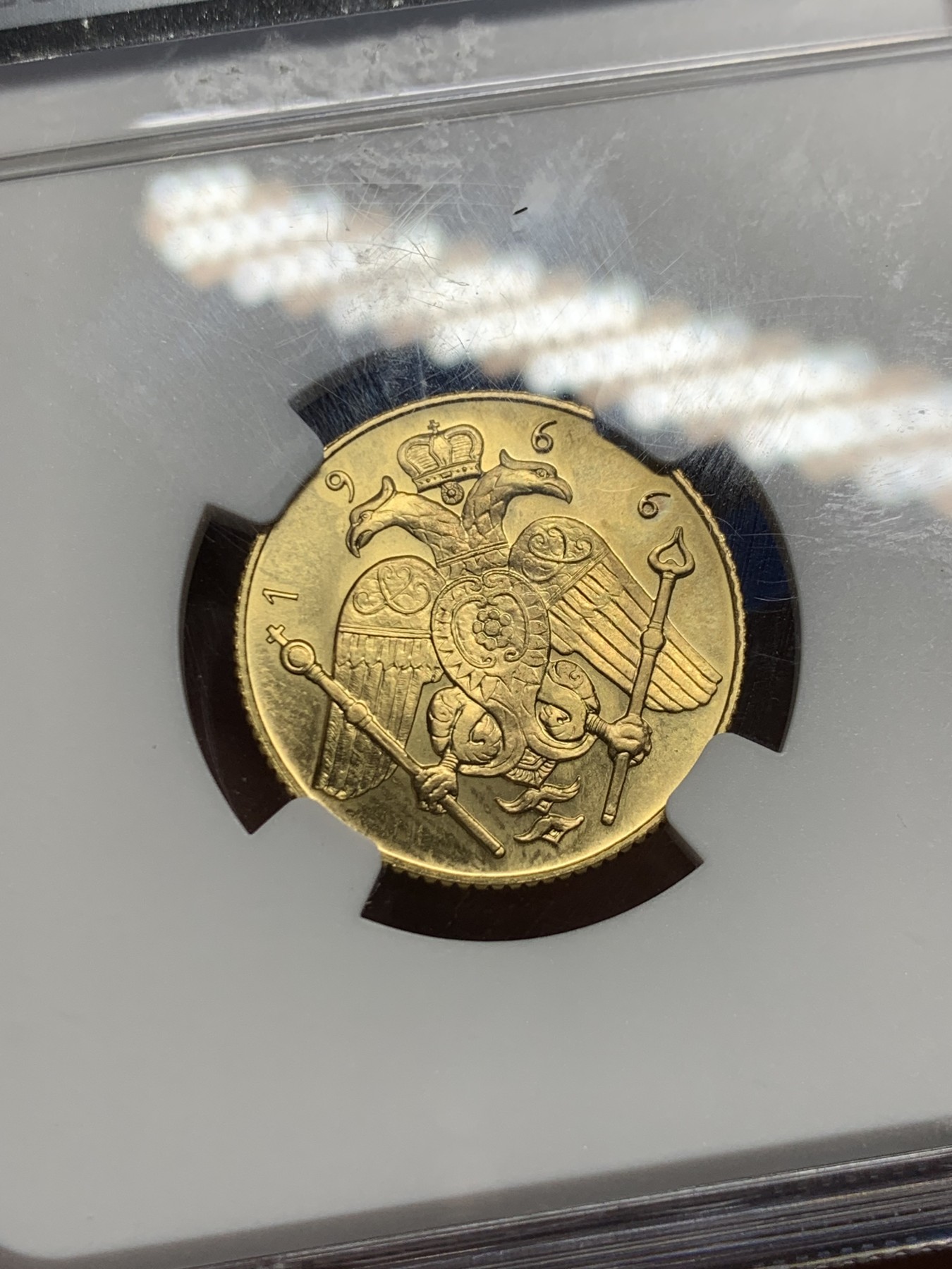 《竞宝斋》第232场-周日，周一 2场 (全场包邮) NGC PF66 塞浦路斯1966年精制索维林金币 8克 9167金 直径22MM  高分