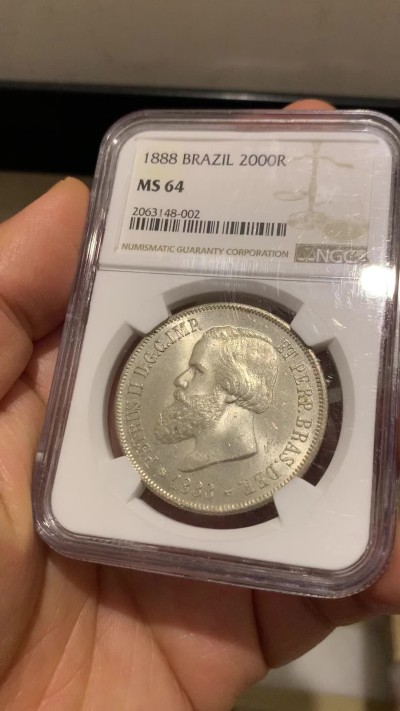 《竞宝斋》第232场-周日，周一 2场 (全场包邮) NGC-MS64 巴西 1888年2000瑞尔 佩德罗二世 大胡子银币 淡黄包浆 MS-64稀有高分一步到位 南美热点品种
