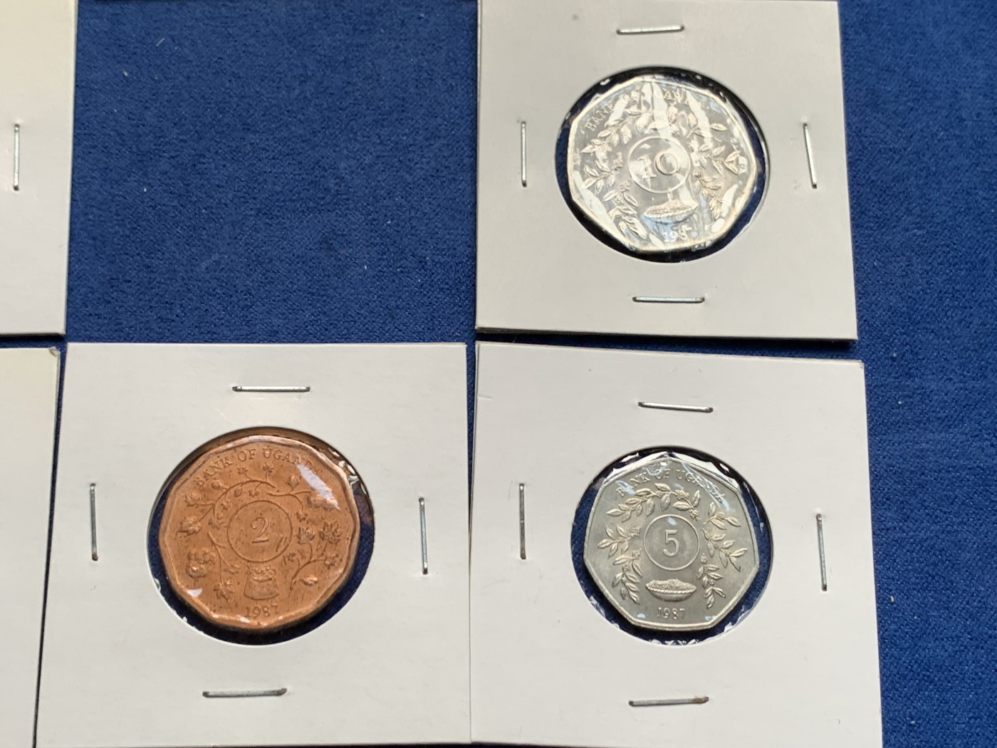 《竞宝斋》第232场-周日，周一 2场 (全场包邮) 8枚一组 乌干达1987年清年份套币4枚+1998年清年份套币4枚