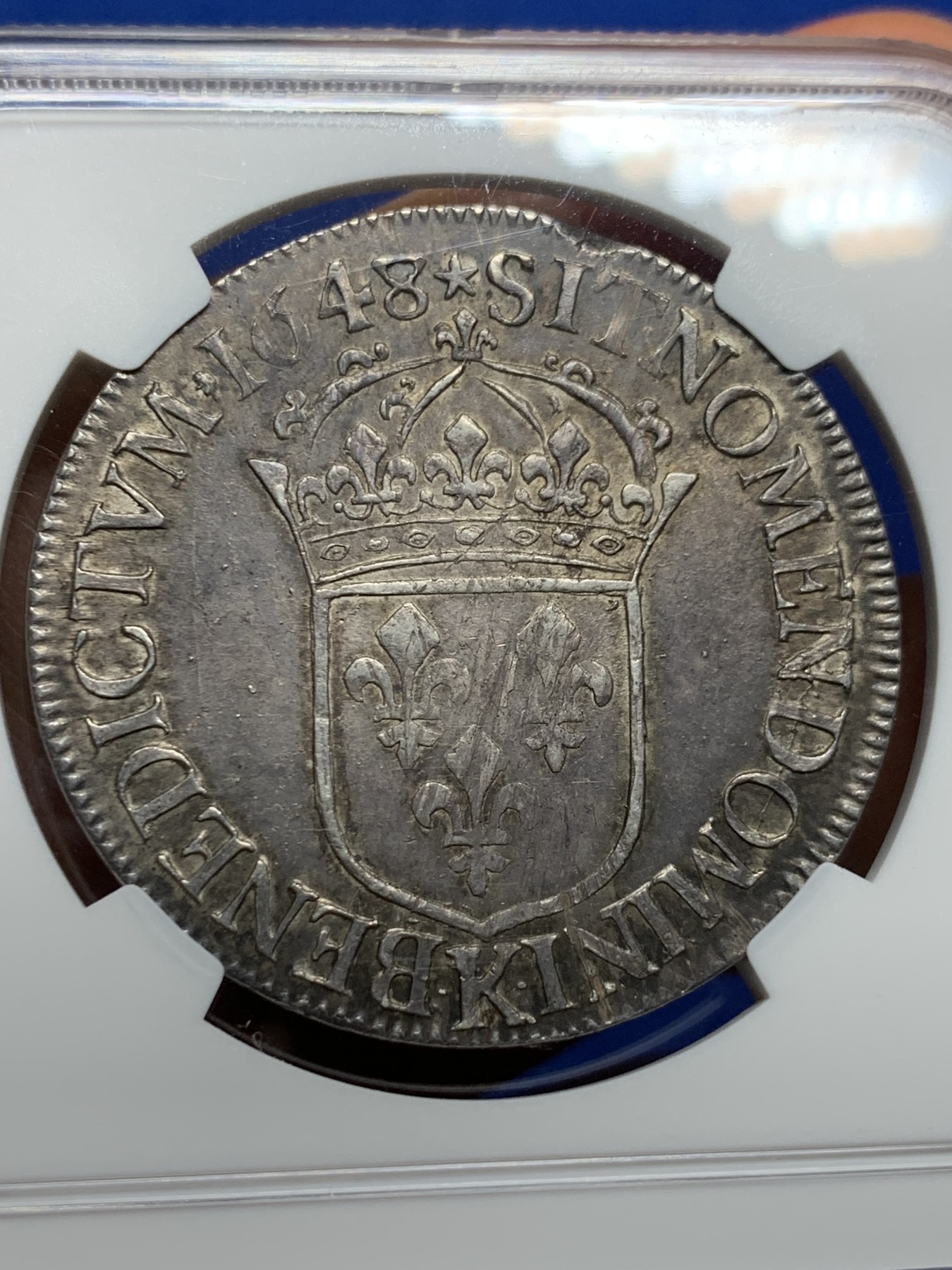 《竞宝斋》第232场-周日，周一 2场 (全场包邮) NGC-AU53 1648K法国路易十四埃居大银，青年太阳王头像大银，年轻的欧陆霸主。欧洲熟美黑彩，味道一流，状态更胜分数！