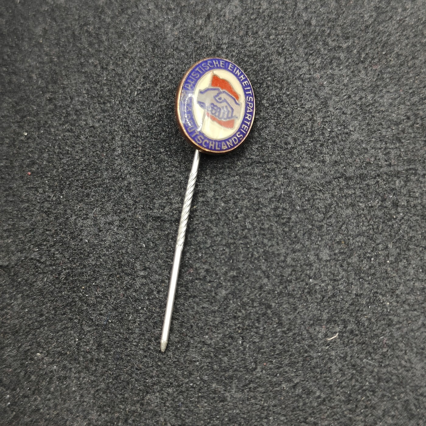 全场0元起拍 第124期 咸鱼国勋章拍卖专场 1月10日（周三）下午6：00开始 东德社会统一党党徽