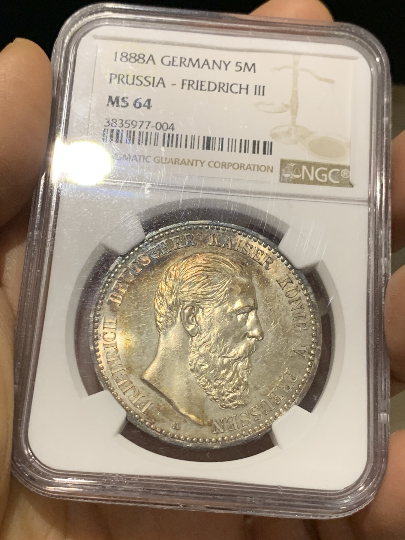 《竞宝斋》第232场-周日，周一 2场 (全场包邮) NGC-MS64 1888 三皇之年德国普鲁士腓特烈三世5马克 双面五彩包浆 丝绸底板