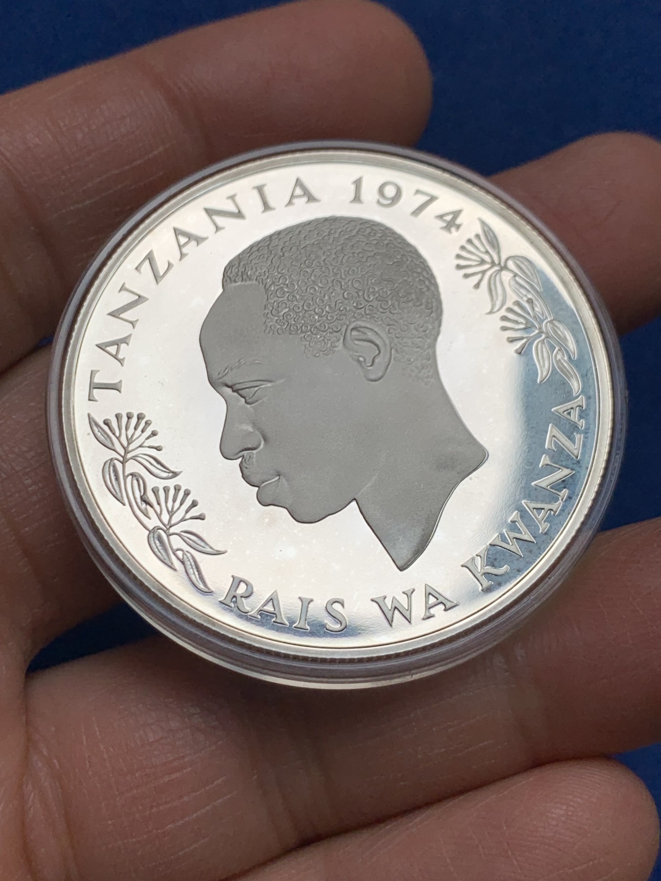 《竞宝斋》第232场-周日，周一 2场 (全场包邮) 坦桑尼亚1974年犀牛50先令精制大银币