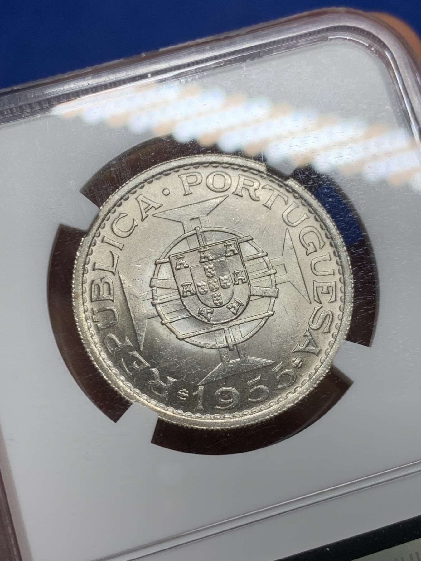 《竞宝斋》第232场-周日，周一 2场 (全场包邮) NGC-MS64 葡属安哥拉 1955年20埃斯库多银币 葡属殖民风情