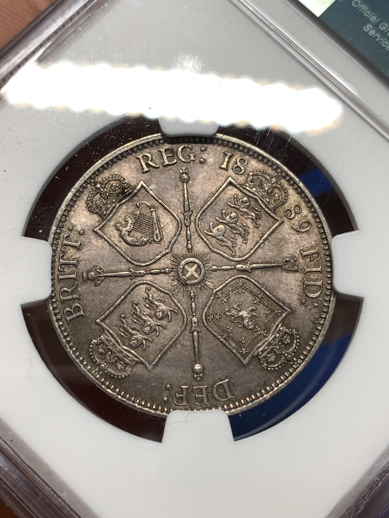 《竞宝斋》第232场-周日，周一 2场 (全场包邮) NGC-AU58 英国 1889年 2先令银币 漂亮的紫色五彩包浆 NGC严评