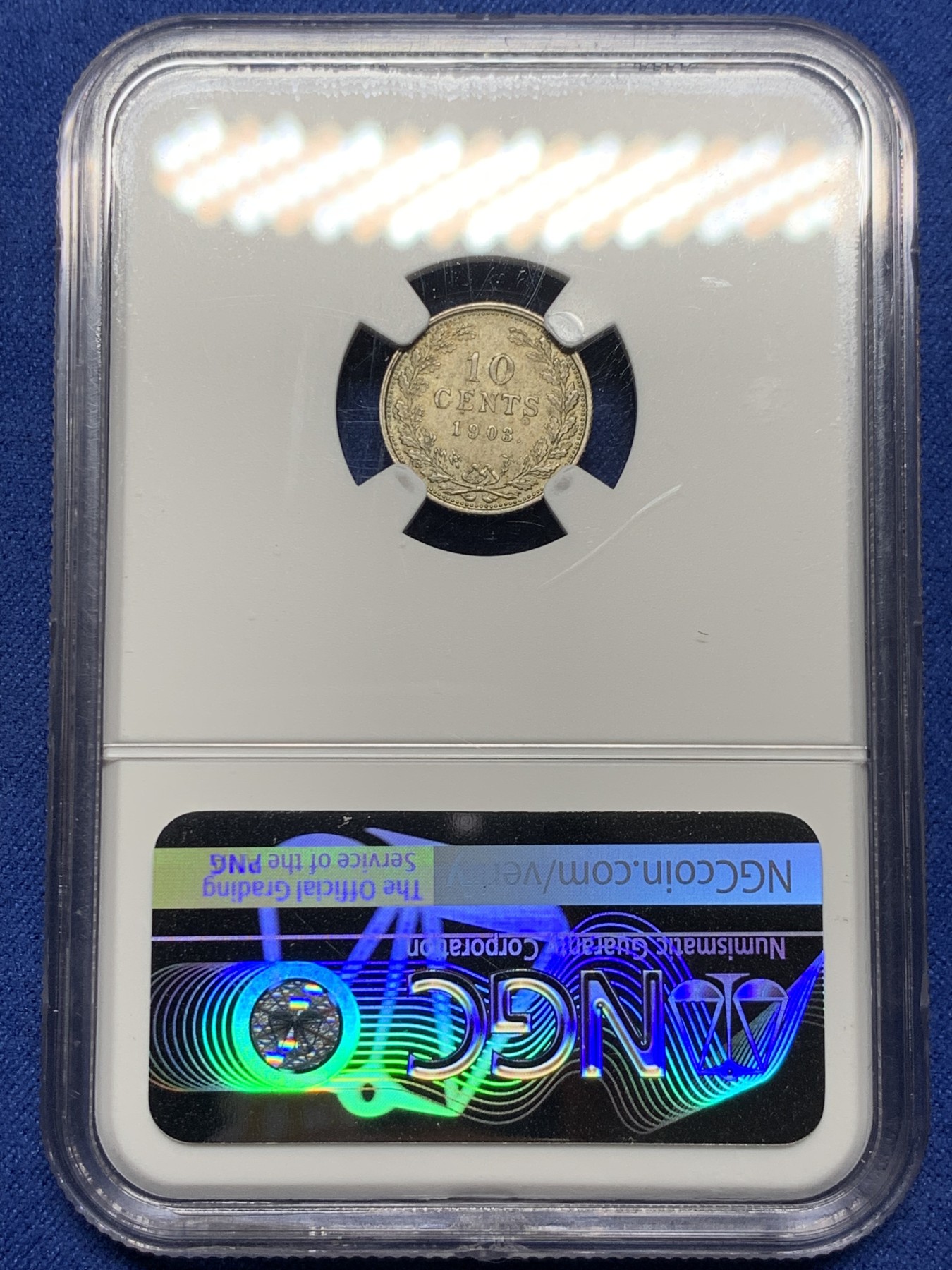 《竞宝斋》第232场-周日，周一 2场 (全场包邮) NGC-MS63 1903年荷兰威廉明娜女王皇冠少女10分银币，稀少乱发版。带皇冠的萝莉头像，高分比长发版更少见。63分参考价125美元