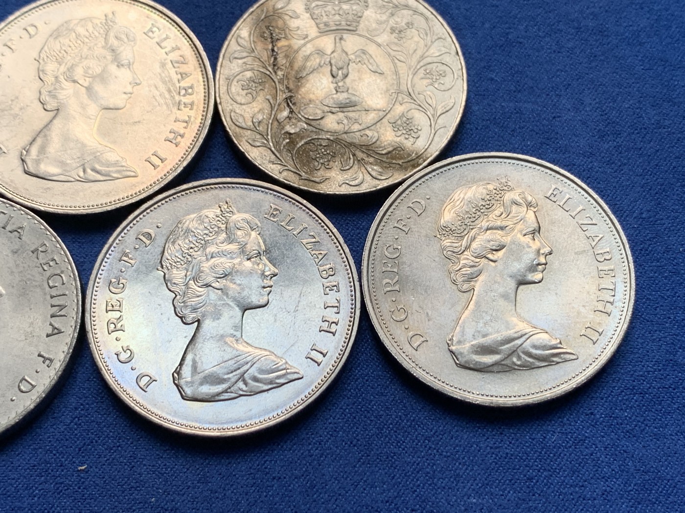 《竞宝斋》第232场-周日，周一 2场 (全场包邮) 5枚一组 英国1965、1972、1977、1980、1981美品一克朗（美品、部分带转光）