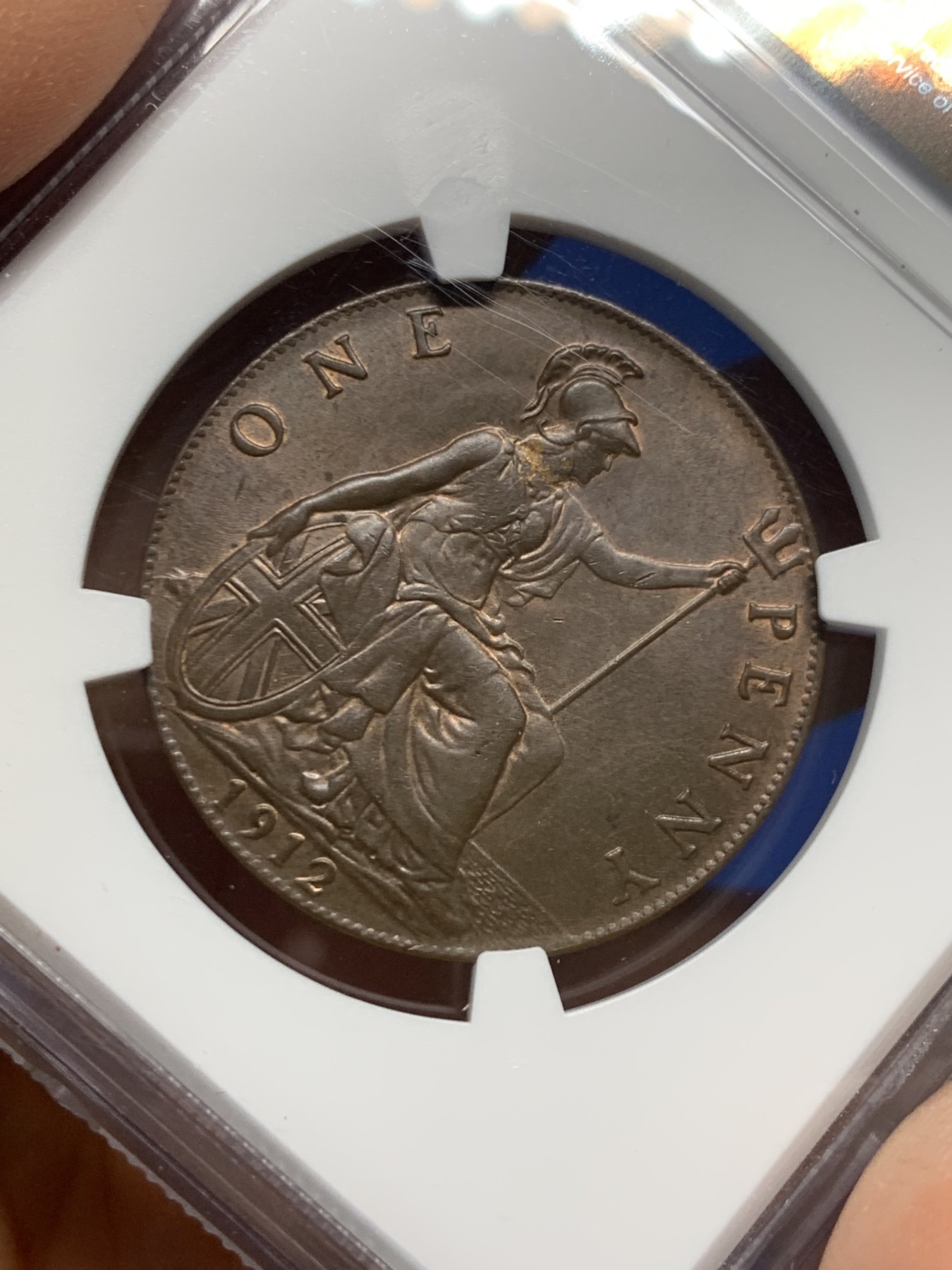 《竞宝斋》第232场-周日，周一 2场 (全场包邮) NGC MS64BN 英国1912年乔治五世1便士大铜币 乔五发行的第二年 早期高品不多 巧克力颜色缎面光泽