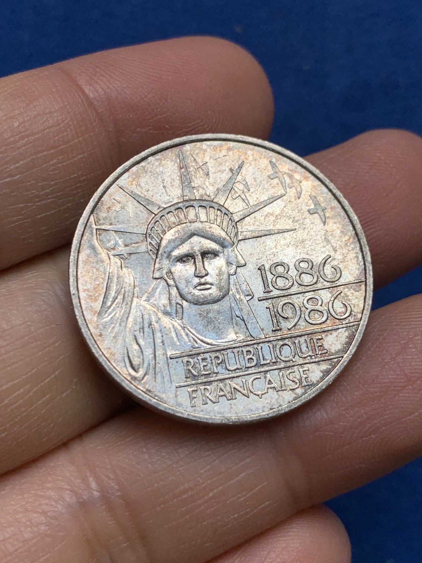 《竞宝斋》第232场-周日，周一 2场 (全场包邮) 法国1986年自由女神100法郎银币