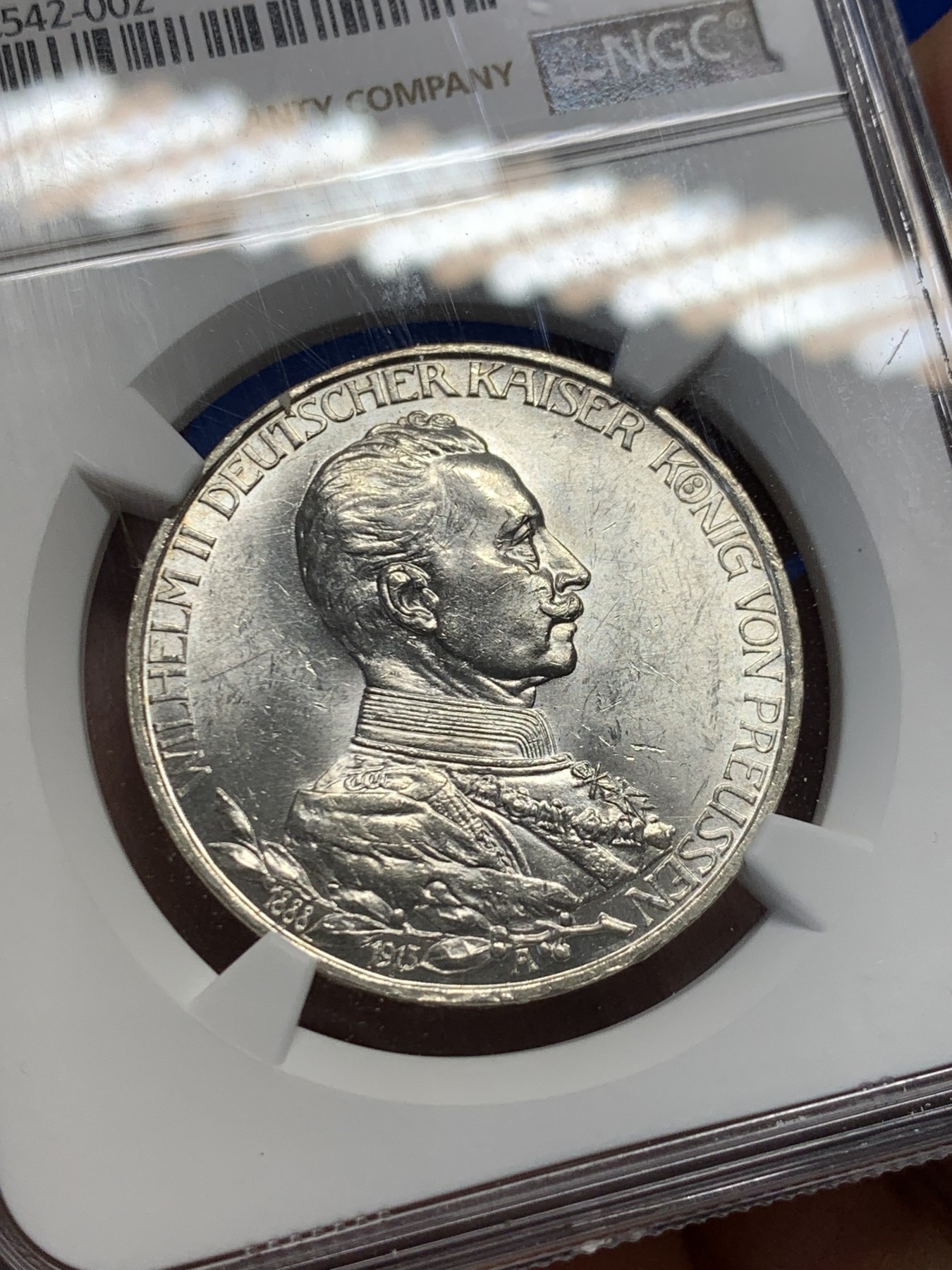 《竞宝斋》第232场-周日，周一 2场 (全场包邮) NGC-MS62 德国 普鲁士 1913年 威廉二世军装花枝3马克银币 压力十足转光感炫目