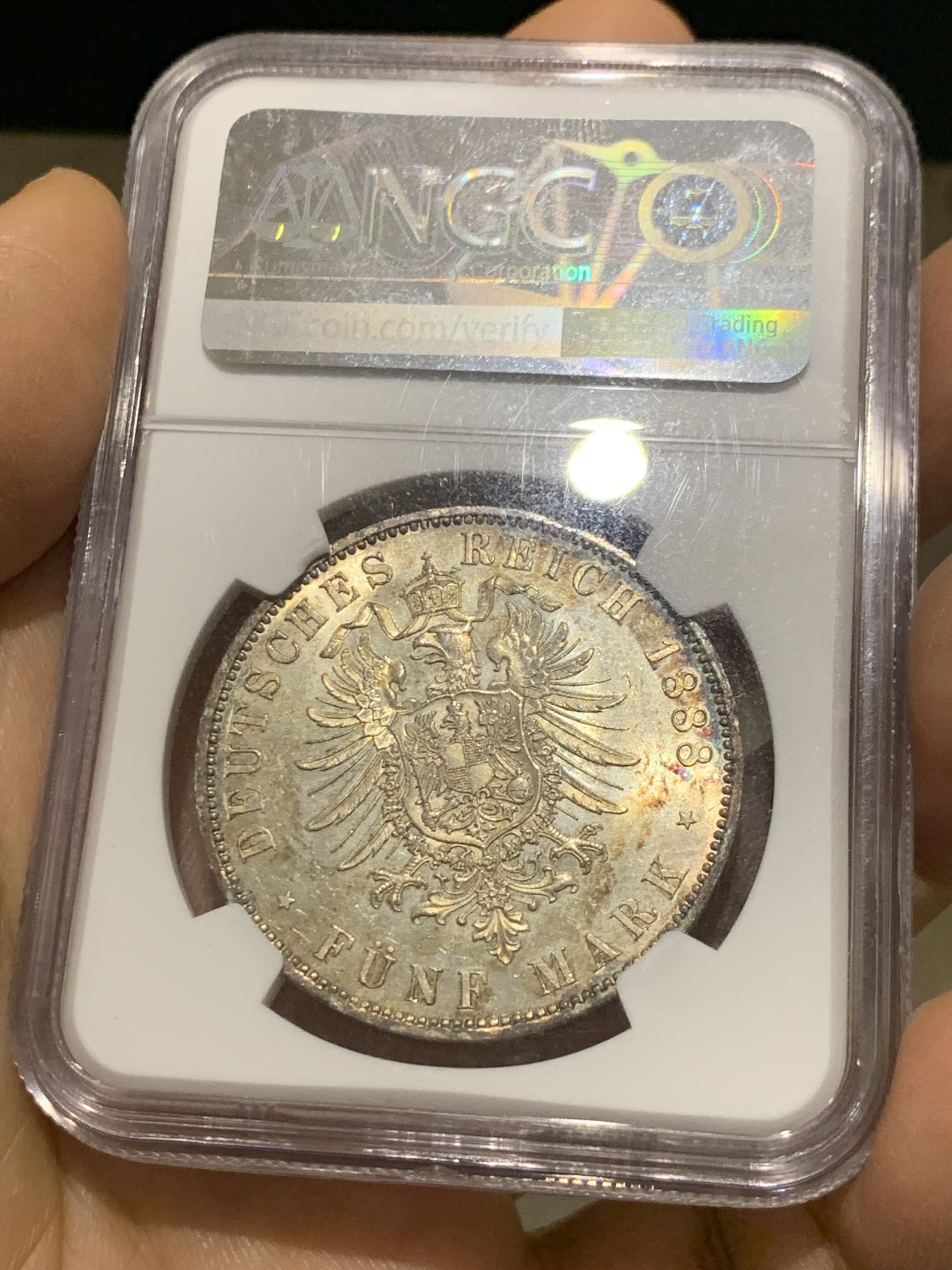 《竞宝斋》第232场-周日，周一 2场 (全场包邮) NGC-MS64 1888 三皇之年德国普鲁士腓特烈三世5马克 双面五彩包浆 丝绸底板