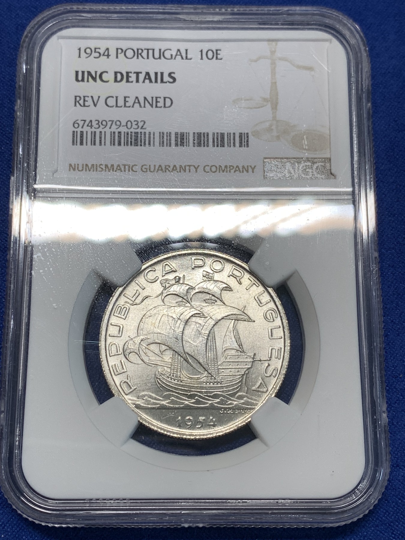 《竞宝斋》第232场-周日，周一 2场 (全场包邮) NGC-UNCD 1954年葡萄牙10E帆船大银币，NGC严评，状态十分精美