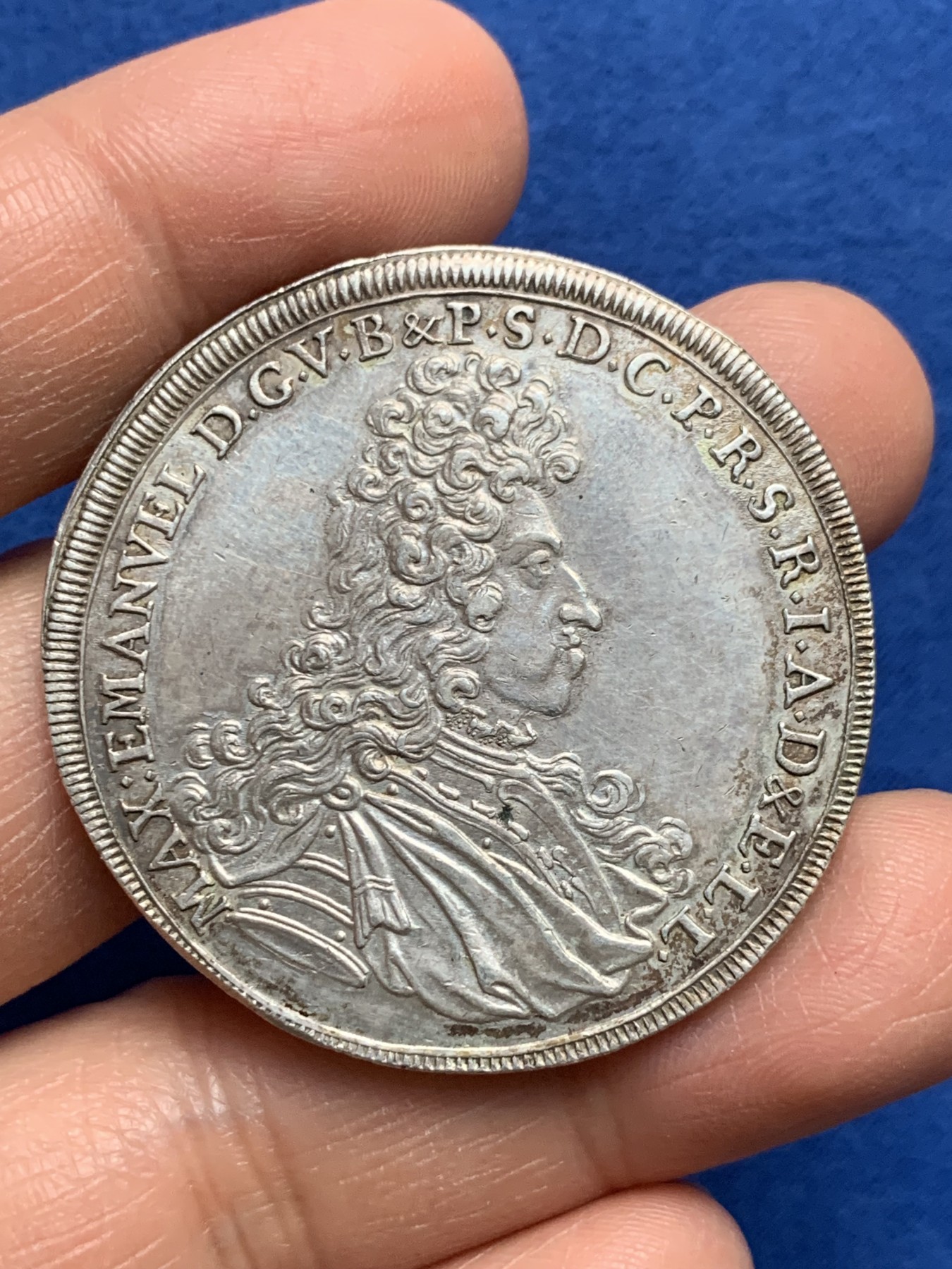 《竞宝斋》第232场-周日，周一 2场 (全场包邮) 神圣罗马帝国 德国 1694 巴伐利亚 马克西米利安二世·伊曼纽尔 圣母抱子 老泰勒银币 底板稍微刮痕 N未给入盒 性价比好