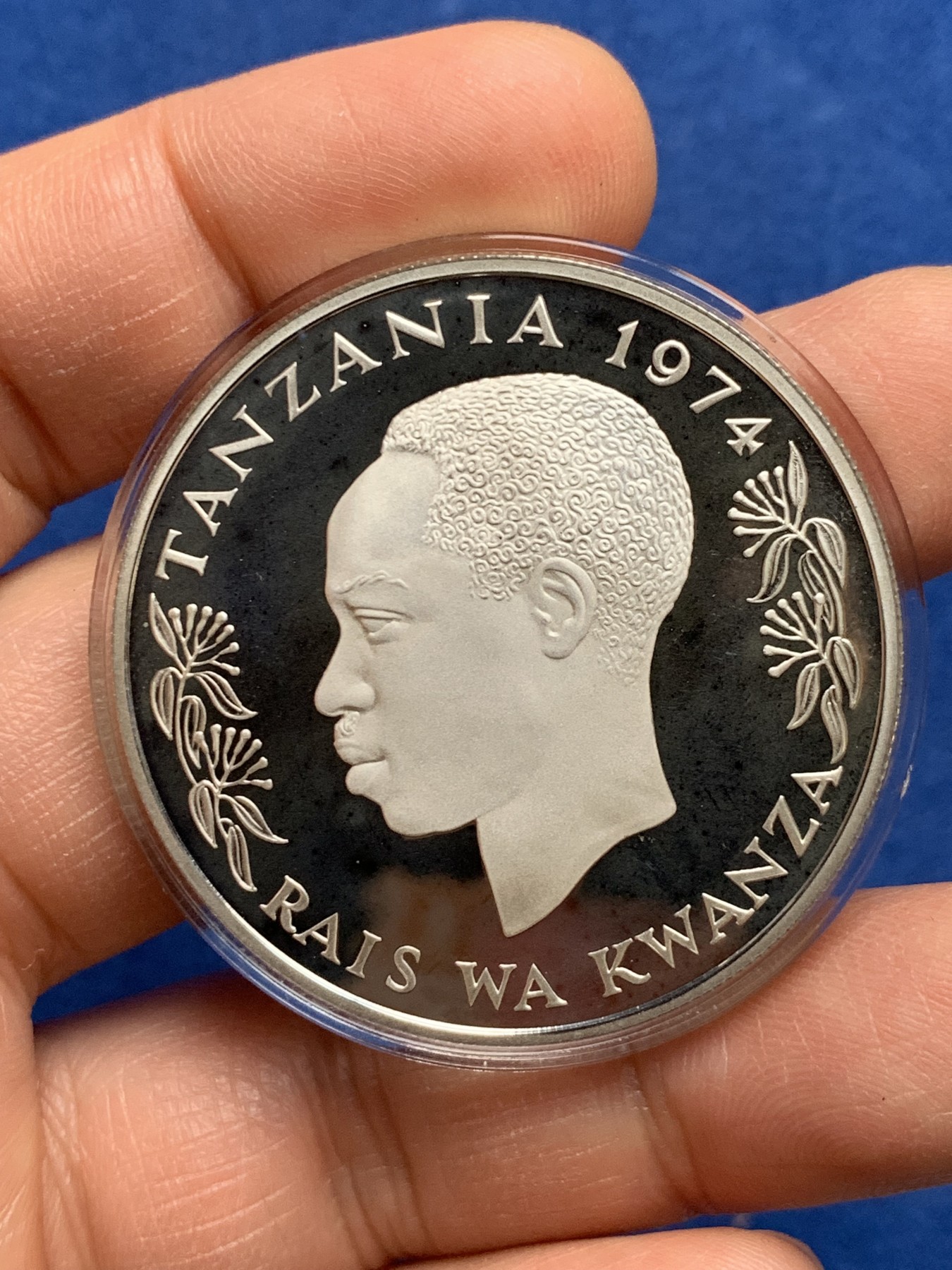 《竞宝斋》第232场-周日，周一 2场 (全场包邮) 坦桑尼亚1974年犀牛50先令精制大银币