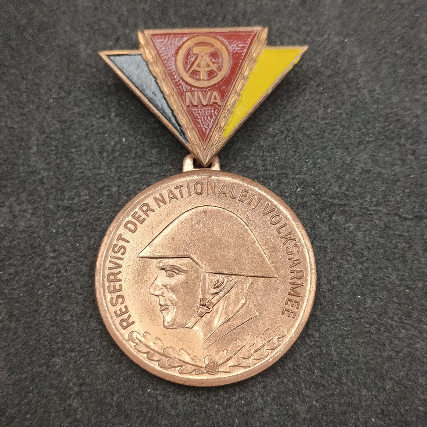 全场0元起拍 第124期 咸鱼国勋章拍卖专场 1月10日（周三）下午6：00开始 东德预备役证章